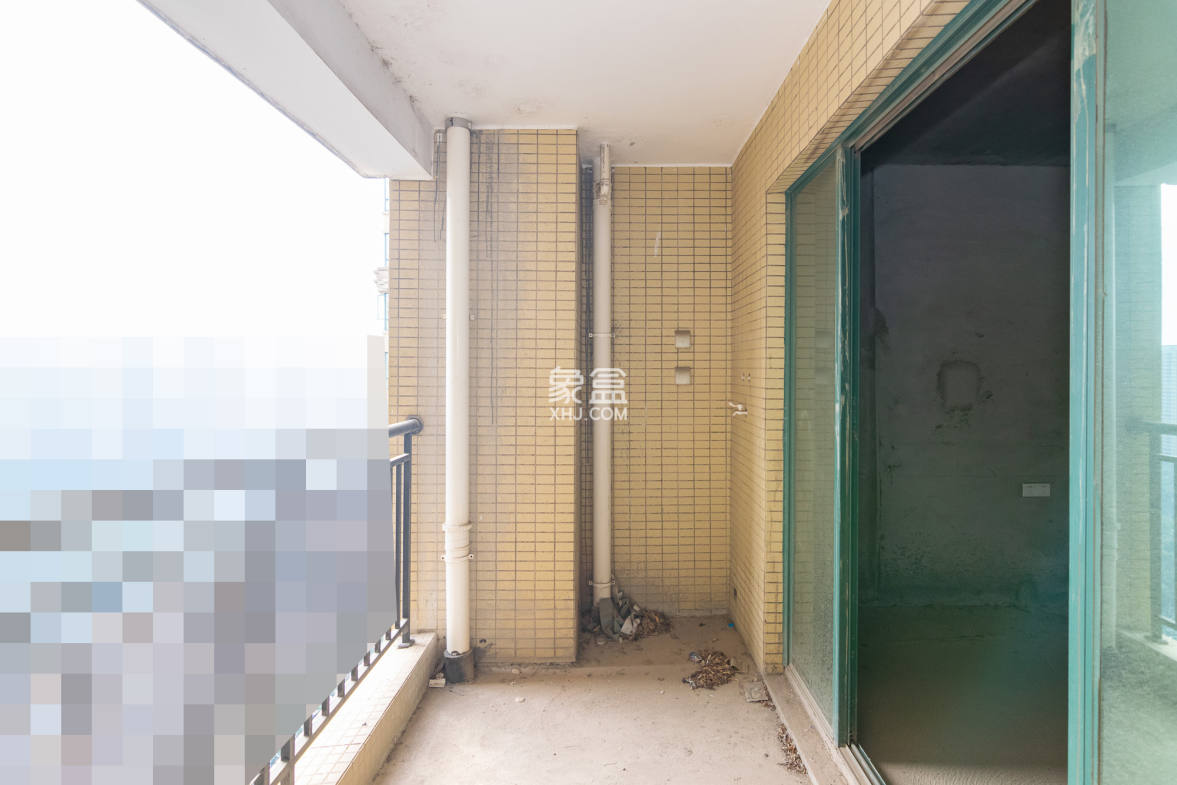 富基世纪公园 5室2厅2卫 82.0万 富基世纪公园 5室2厅2卫 82.0万阳台