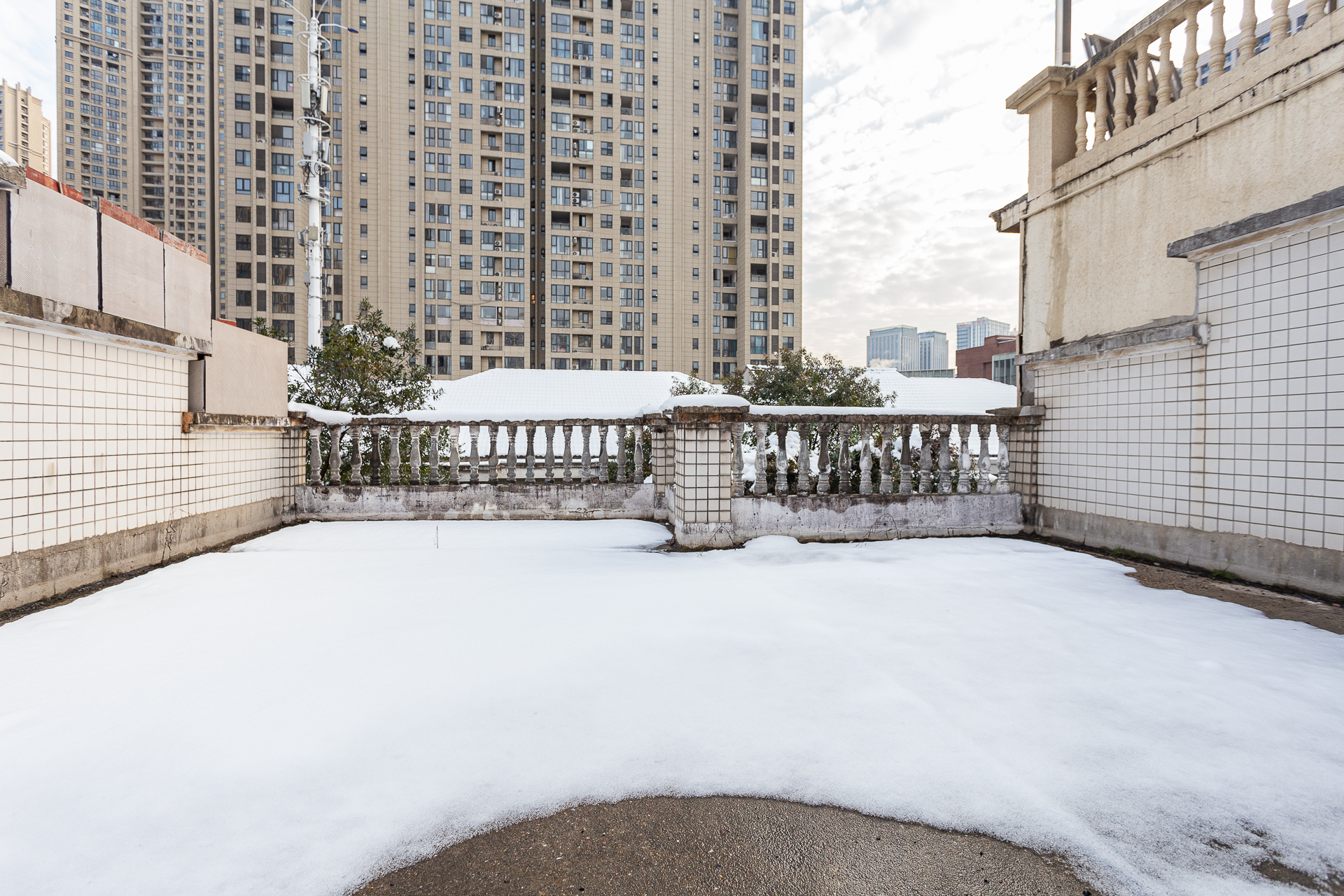 湘路家园  8室2厅5卫    314.8万 湘路家园  8室2厅5卫    314.8万阳台