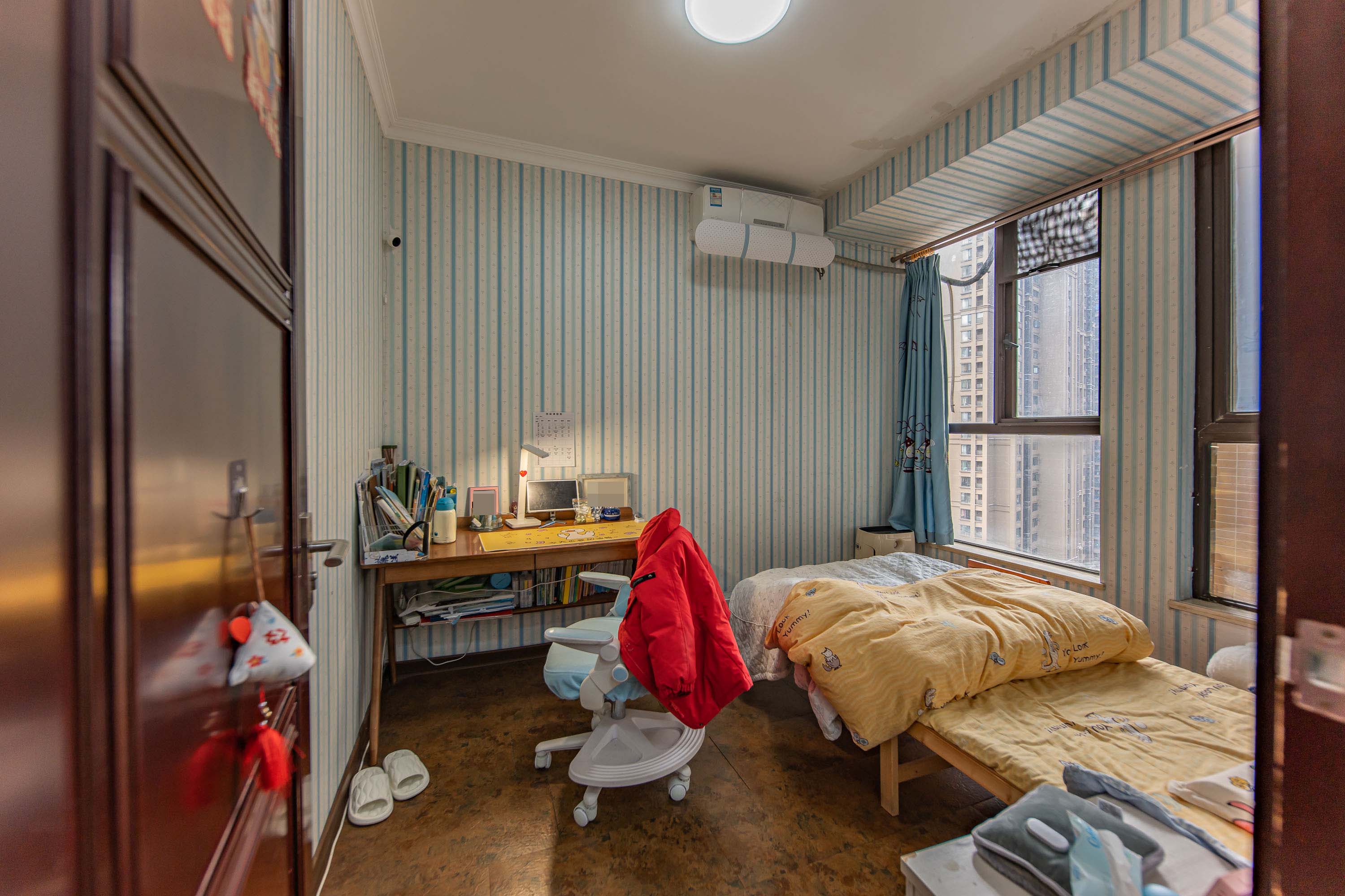 中海国际一期  3室2厅2卫    86.8万卧室