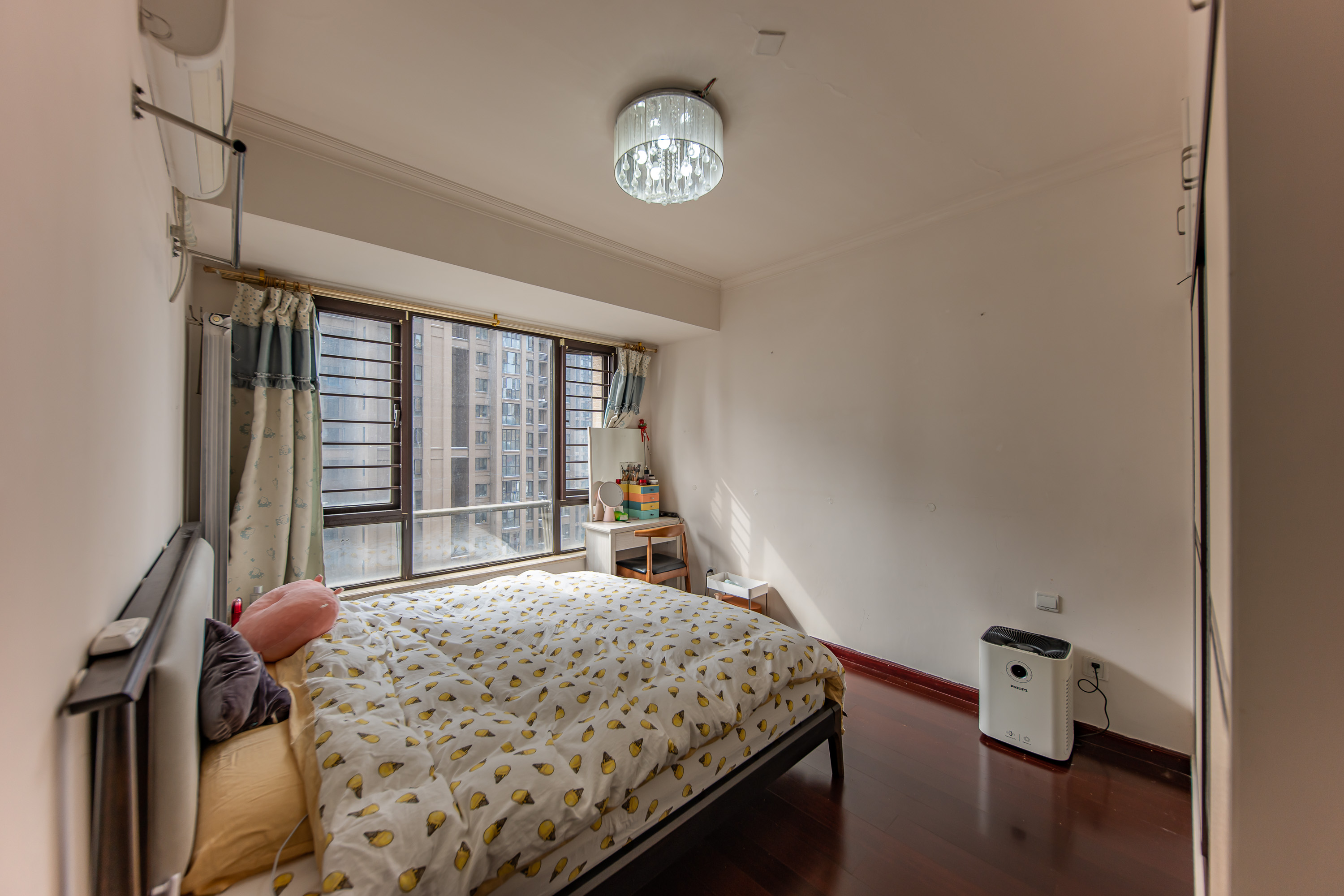 中海国际一期  3室2厅2卫    86.8万卧室