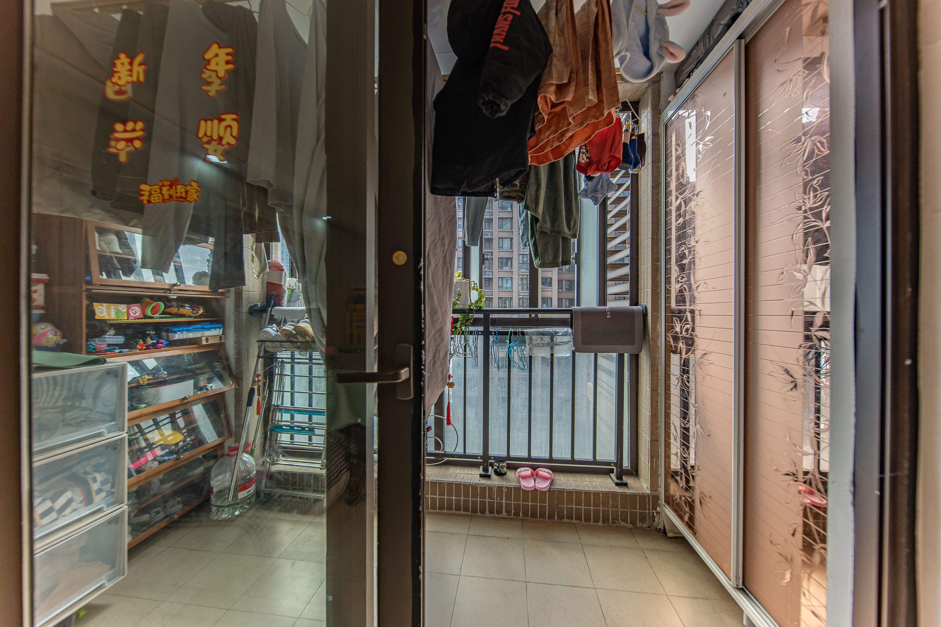 中海国际一期  3室2厅2卫    86.8万阳台