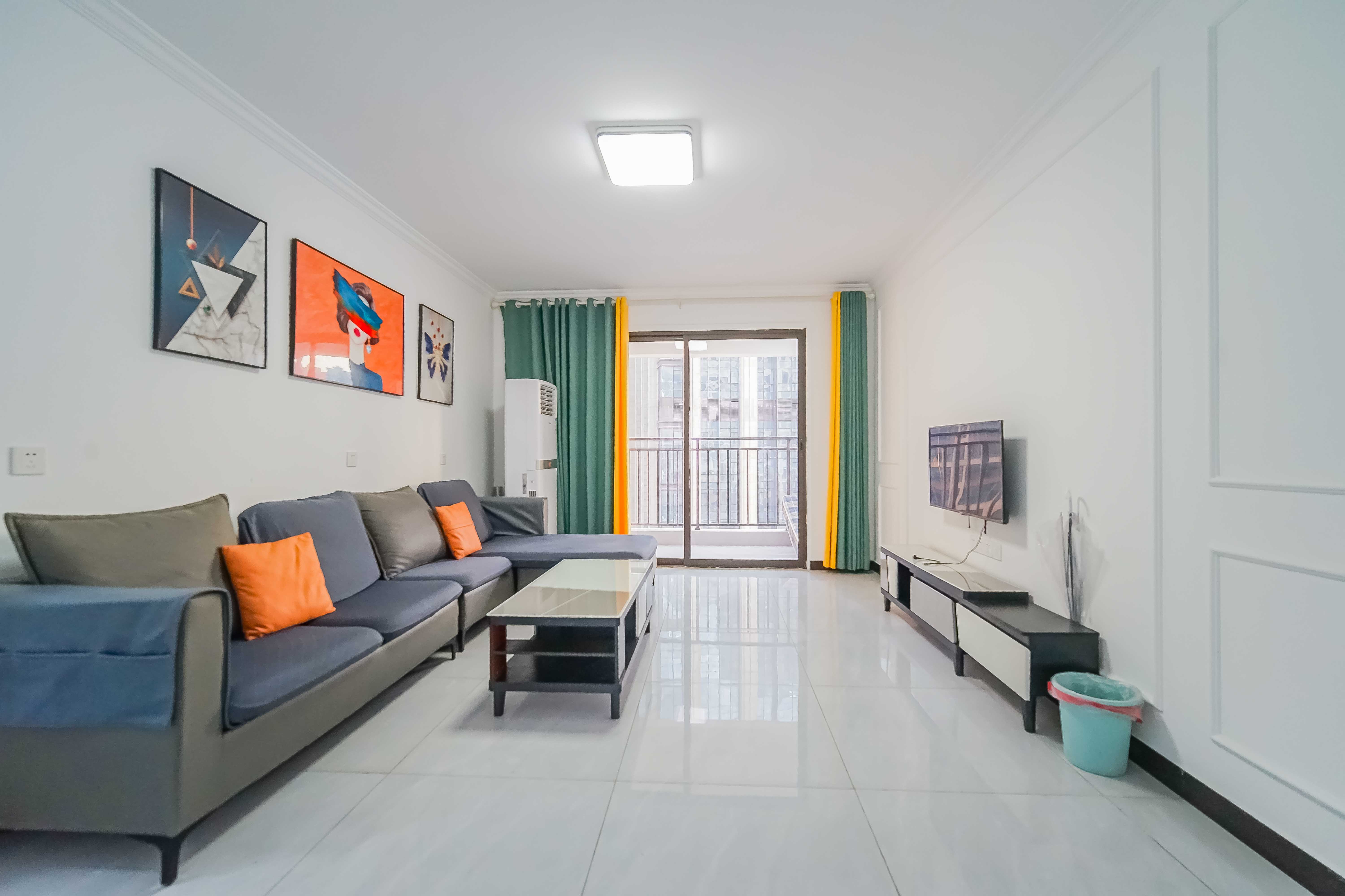 世茂璀璨天城  4室2厅2卫    163.0万 世茂璀璨天城  4室2厅2卫    163.0万客厅