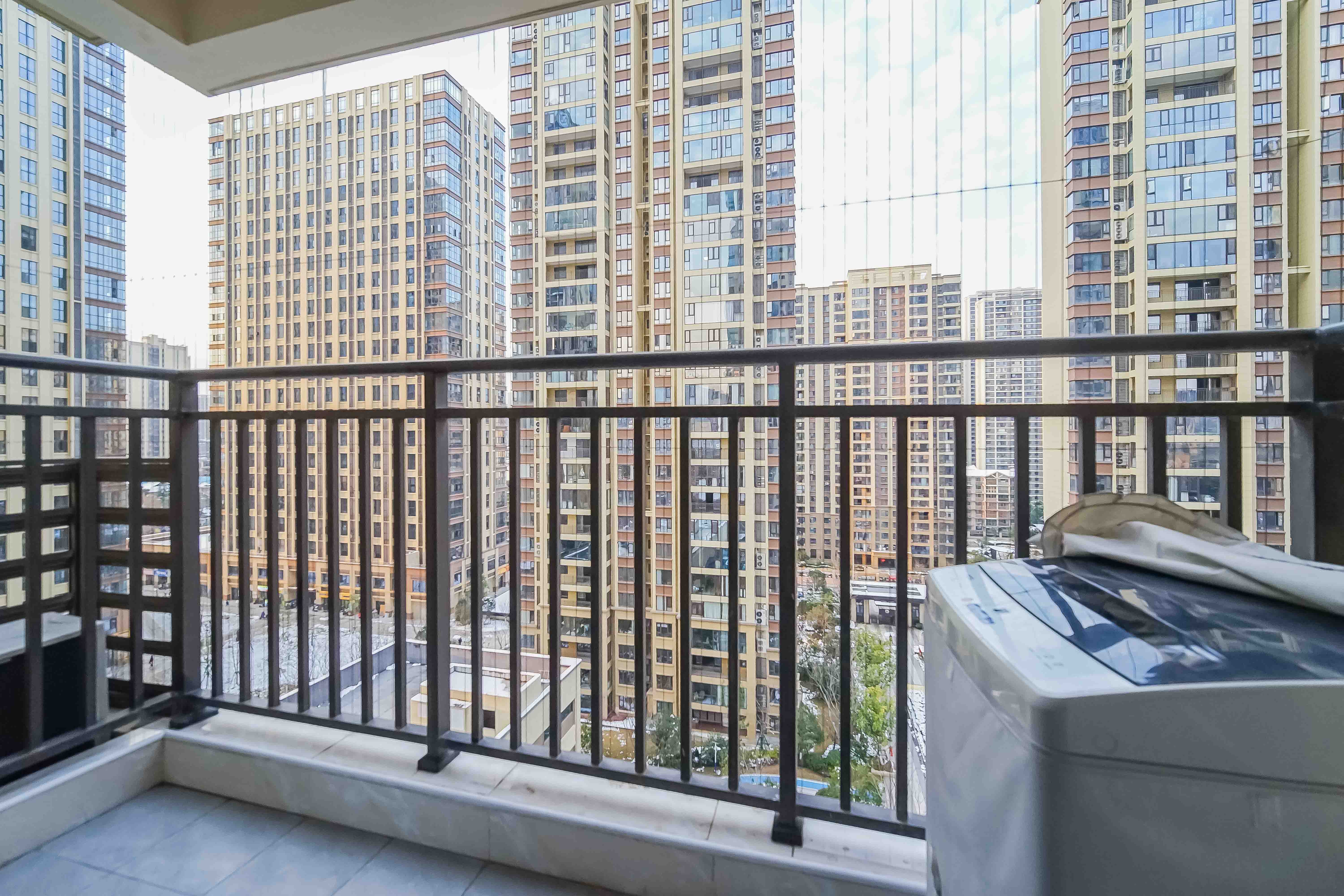 世茂璀璨天城  4室2厅2卫    163.0万 世茂璀璨天城  4室2厅2卫    163.0万卫生间