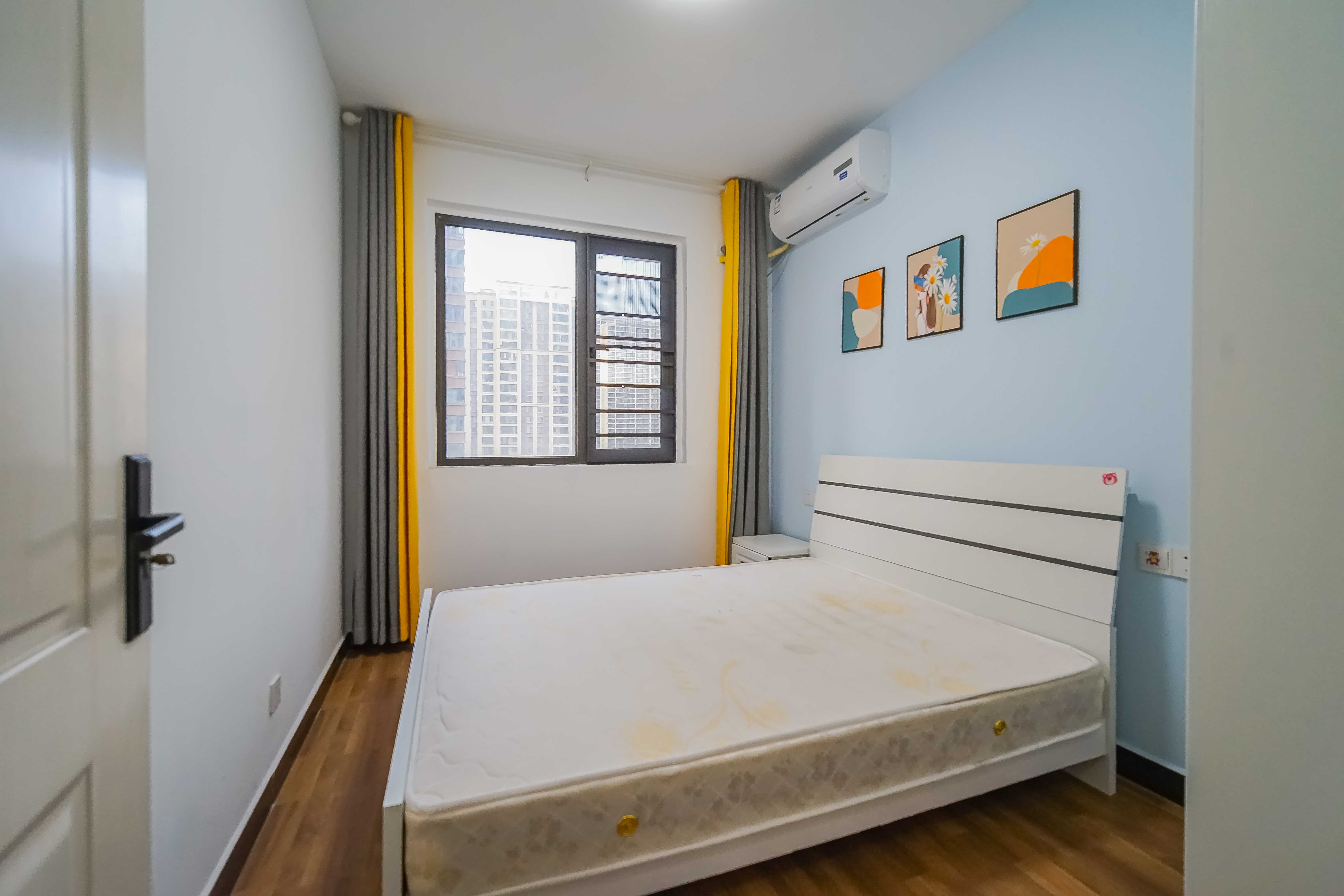 世茂璀璨天城  4室2厅2卫    163.0万 世茂璀璨天城  4室2厅2卫    163.0万卧室