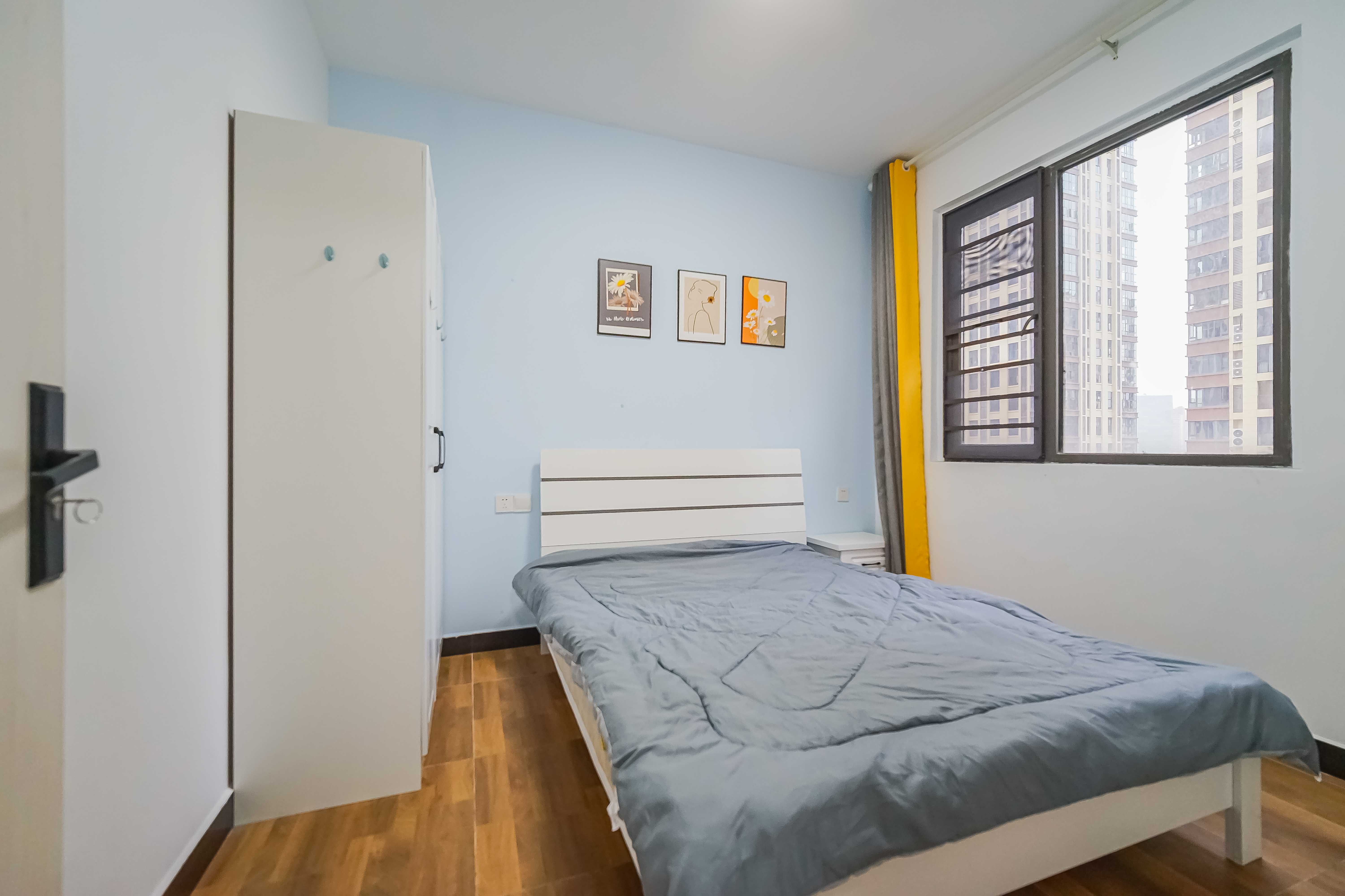 世茂璀璨天城  4室2厅2卫    163.0万 世茂璀璨天城  4室2厅2卫    163.0万卧室