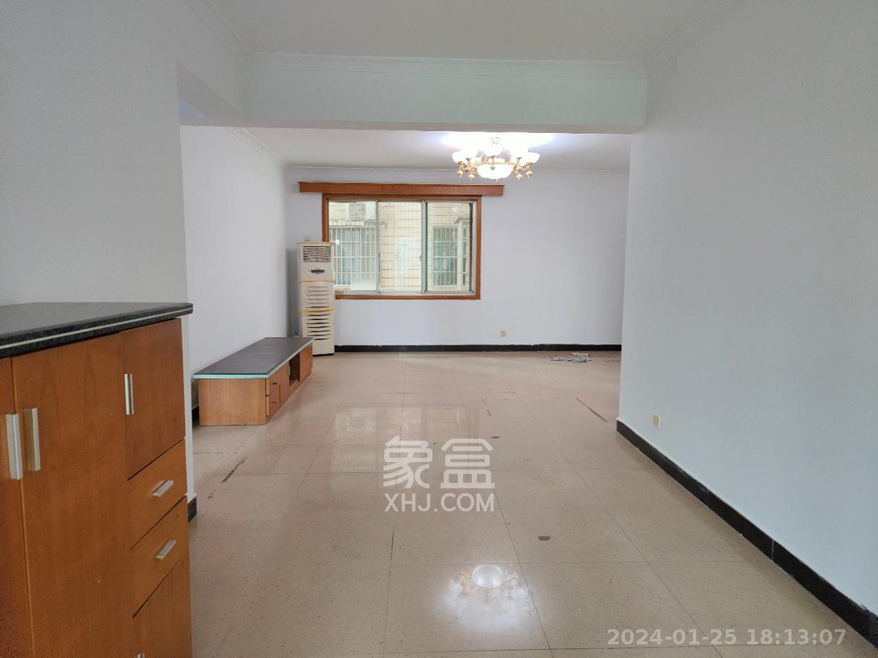 福鑫楼  3室2厅2卫   4500.00元/月室内图1