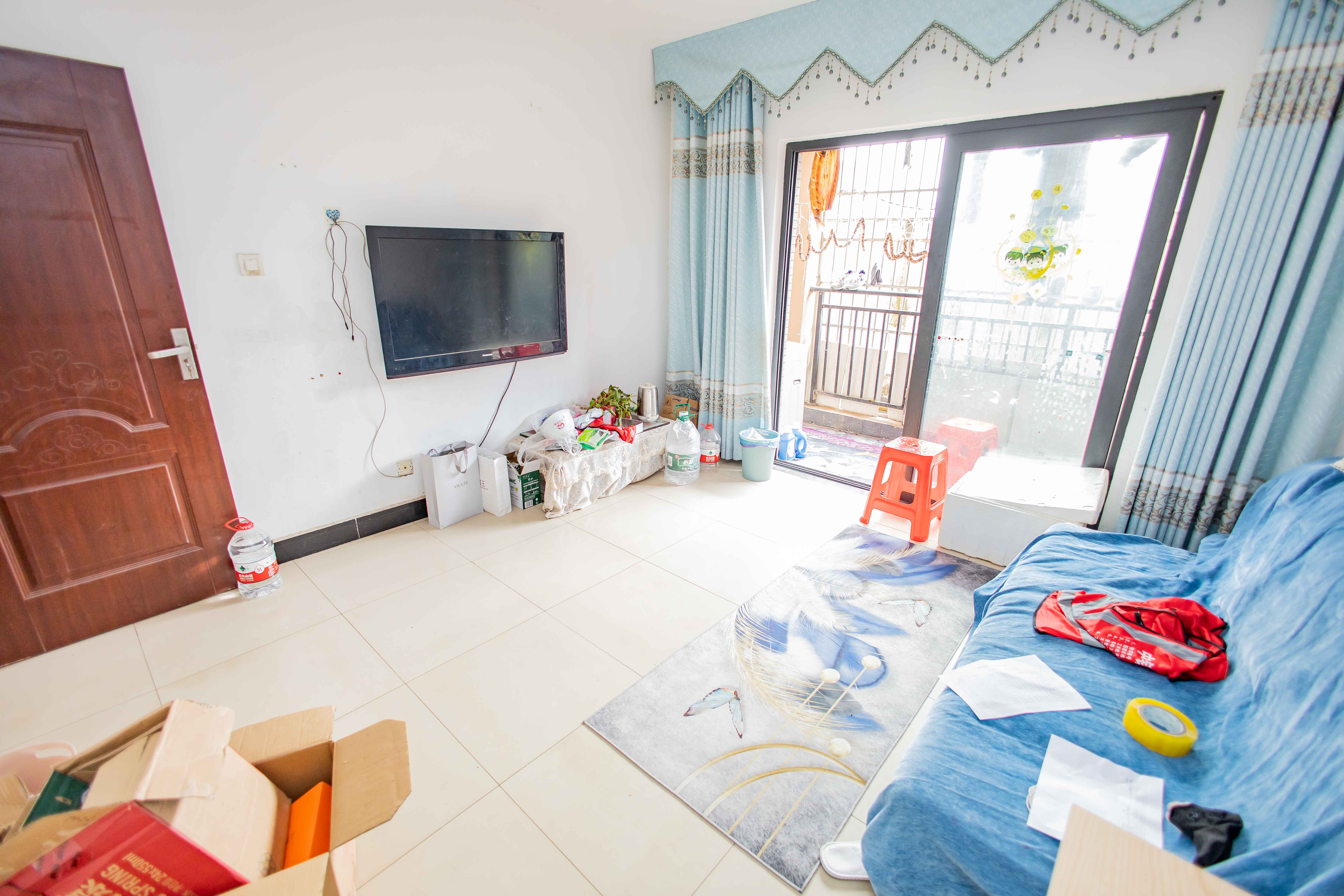 华龙家园(和泰家园) 2室2厅1卫 52.0万 华龙家园(和泰家园) 2室2厅1卫 52.0万客厅