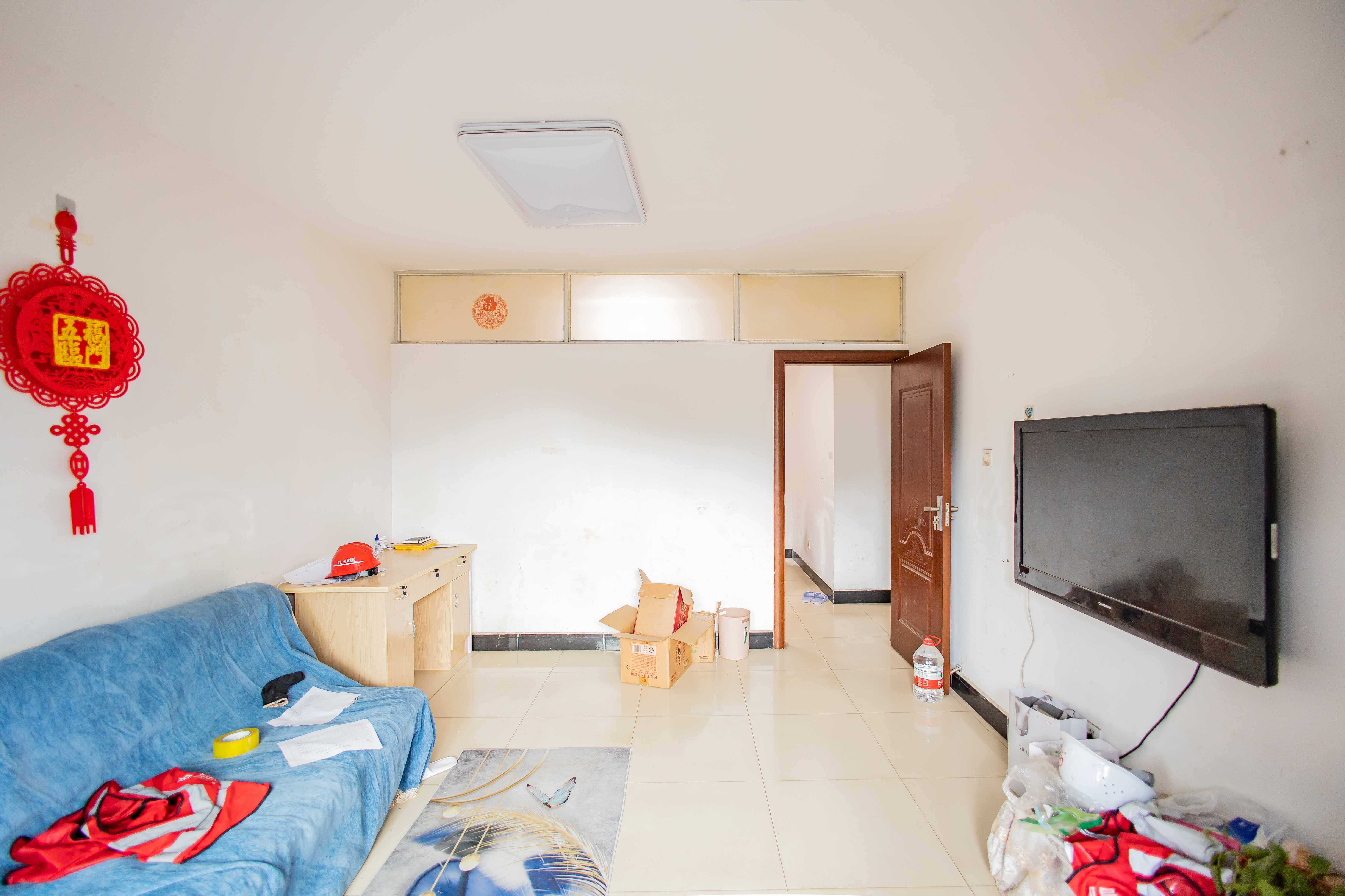 华龙家园(和泰家园) 2室2厅1卫 52.0万 华龙家园(和泰家园) 2室2厅1卫 52.0万客厅