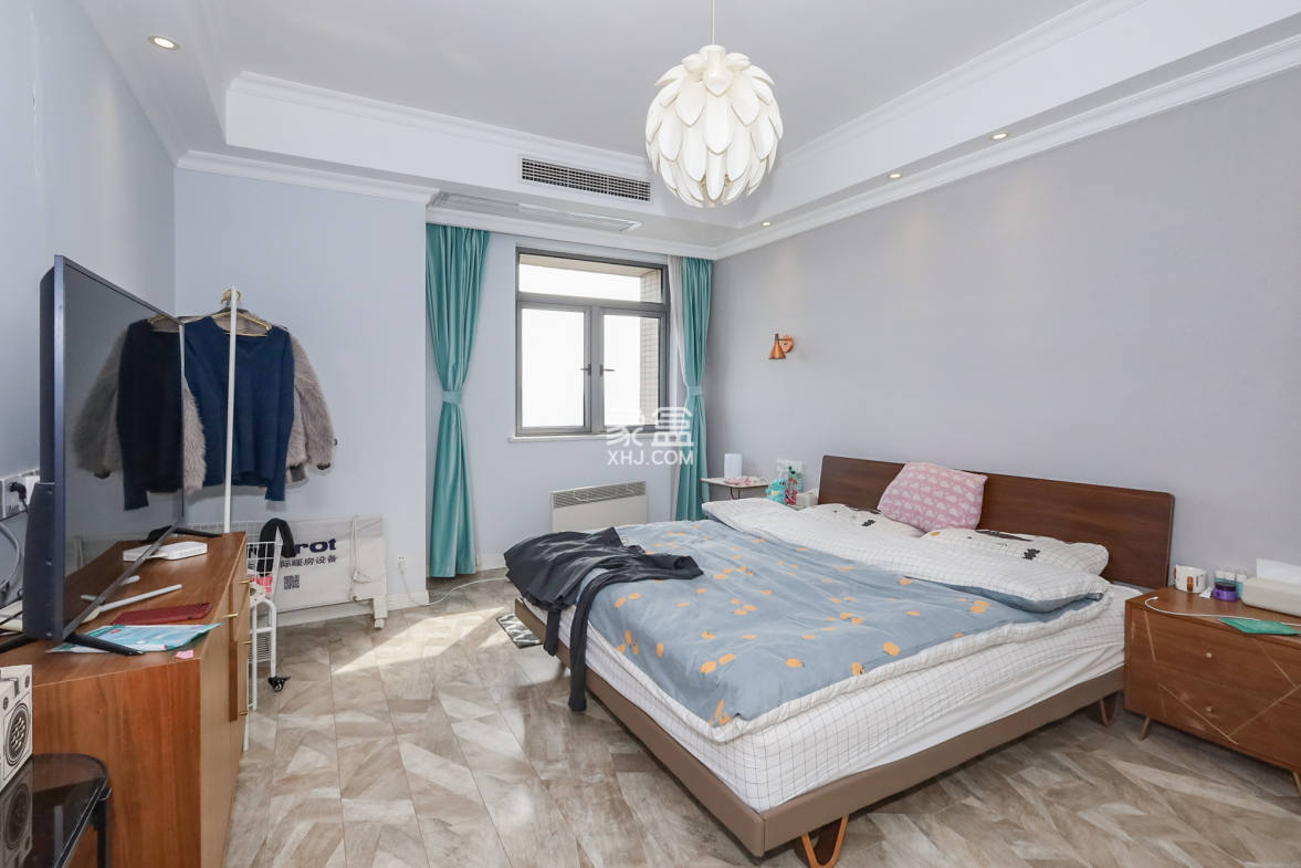 八方小区C区  4室2厅2卫    496.8万 八方小区C区  4室2厅2卫    496.8万卧室