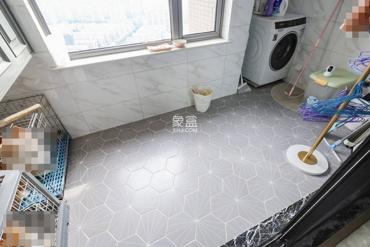 八方小区C区  4室2厅2卫    496.8万 八方小区C区  4室2厅2卫    496.8万阳台