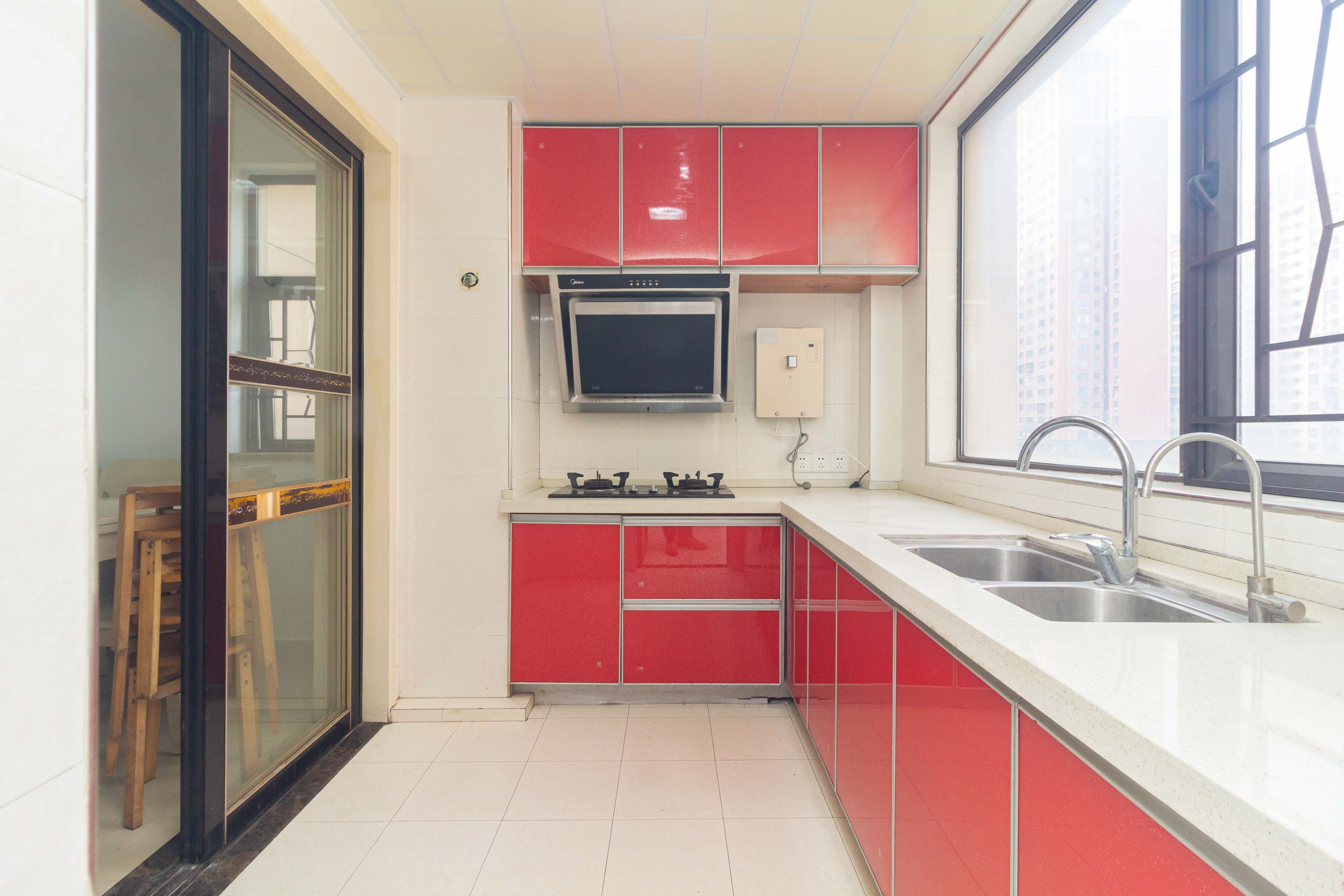 旭辉华庭 3室2厅1卫 76.00万 旭辉华庭 3室2厅1卫 76.00万厨房