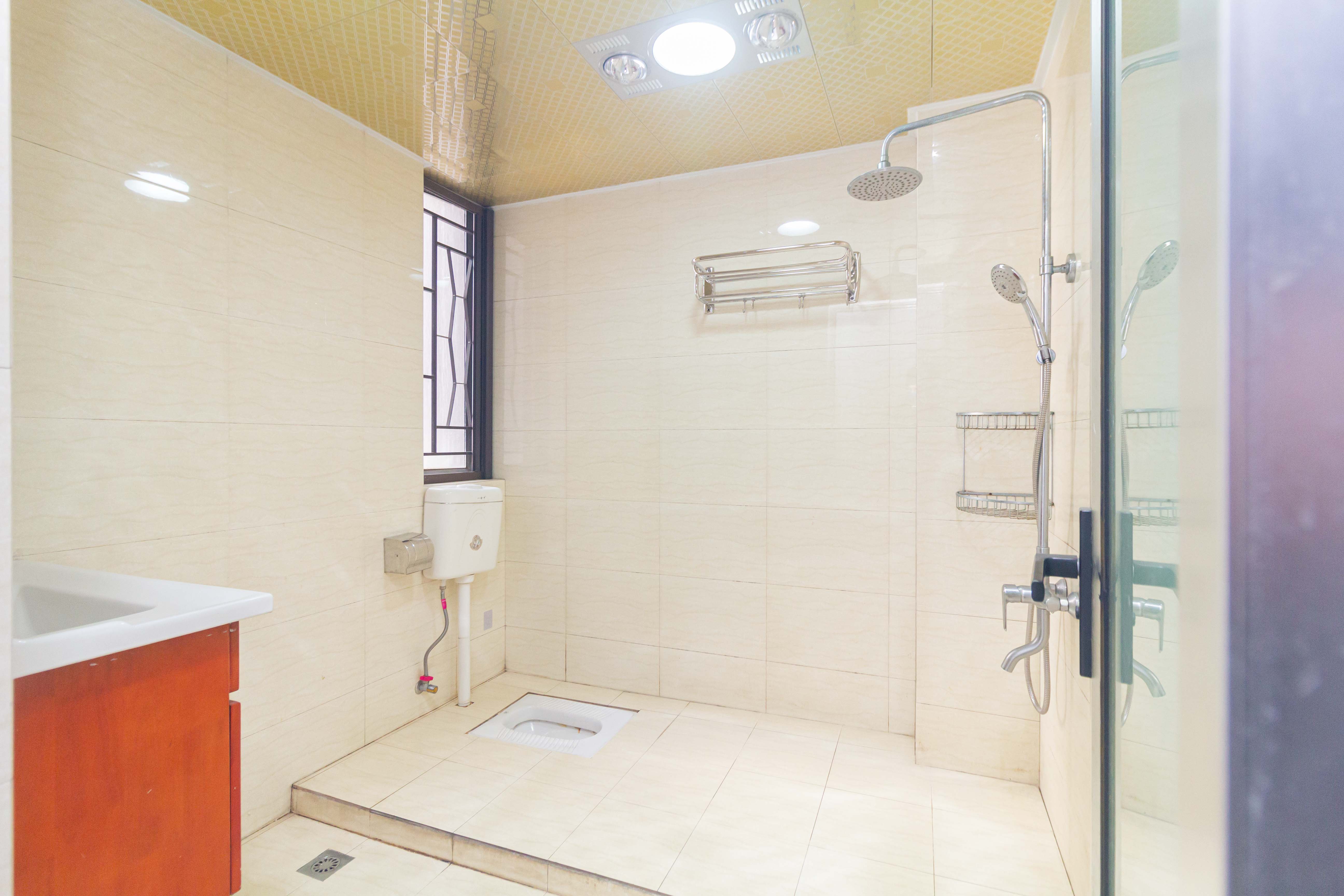 旭辉华庭 3室2厅1卫 76.00万 旭辉华庭 3室2厅1卫 76.00万卫生间