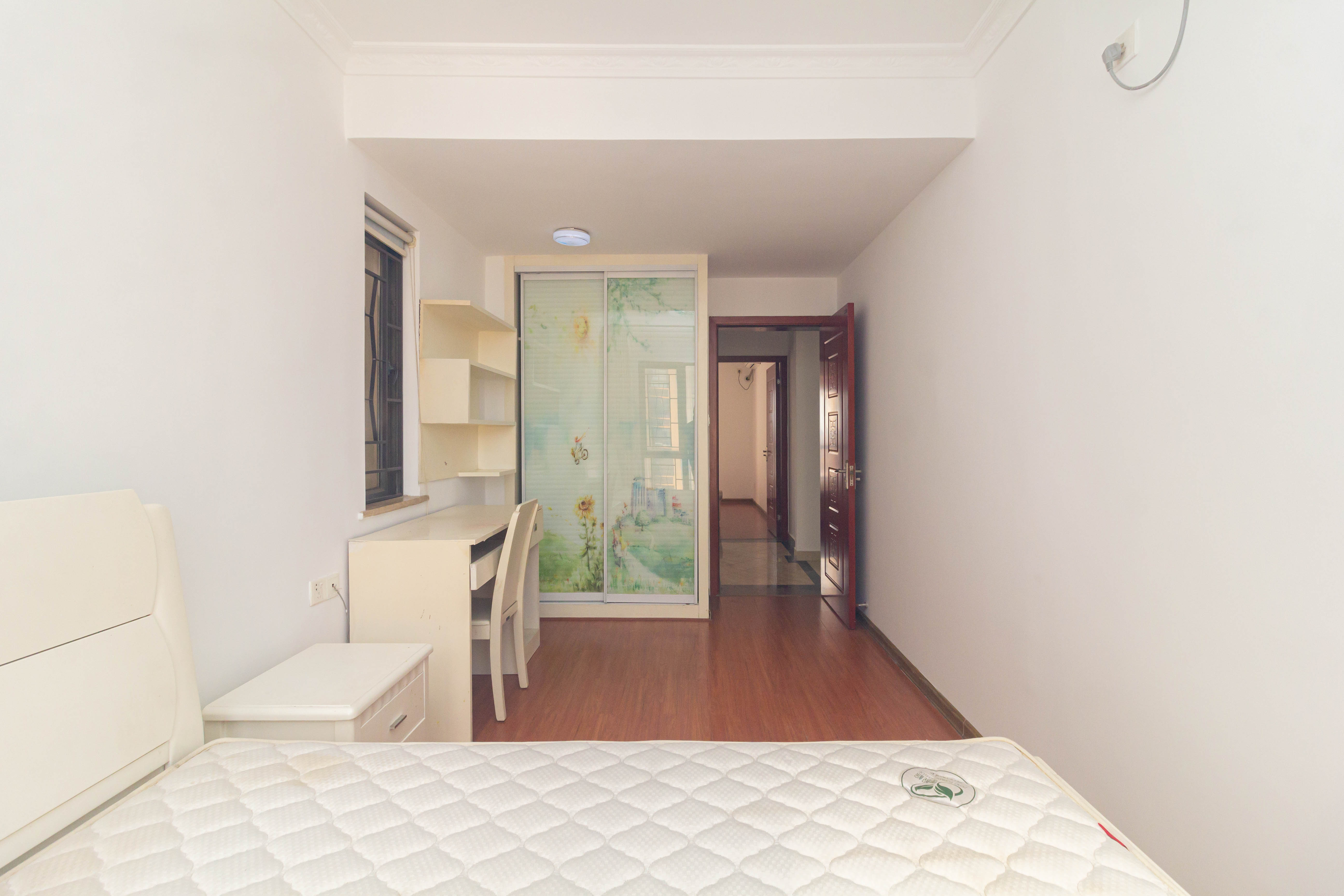 旭辉华庭 3室2厅1卫 76.00万 旭辉华庭 3室2厅1卫 76.00万卧室