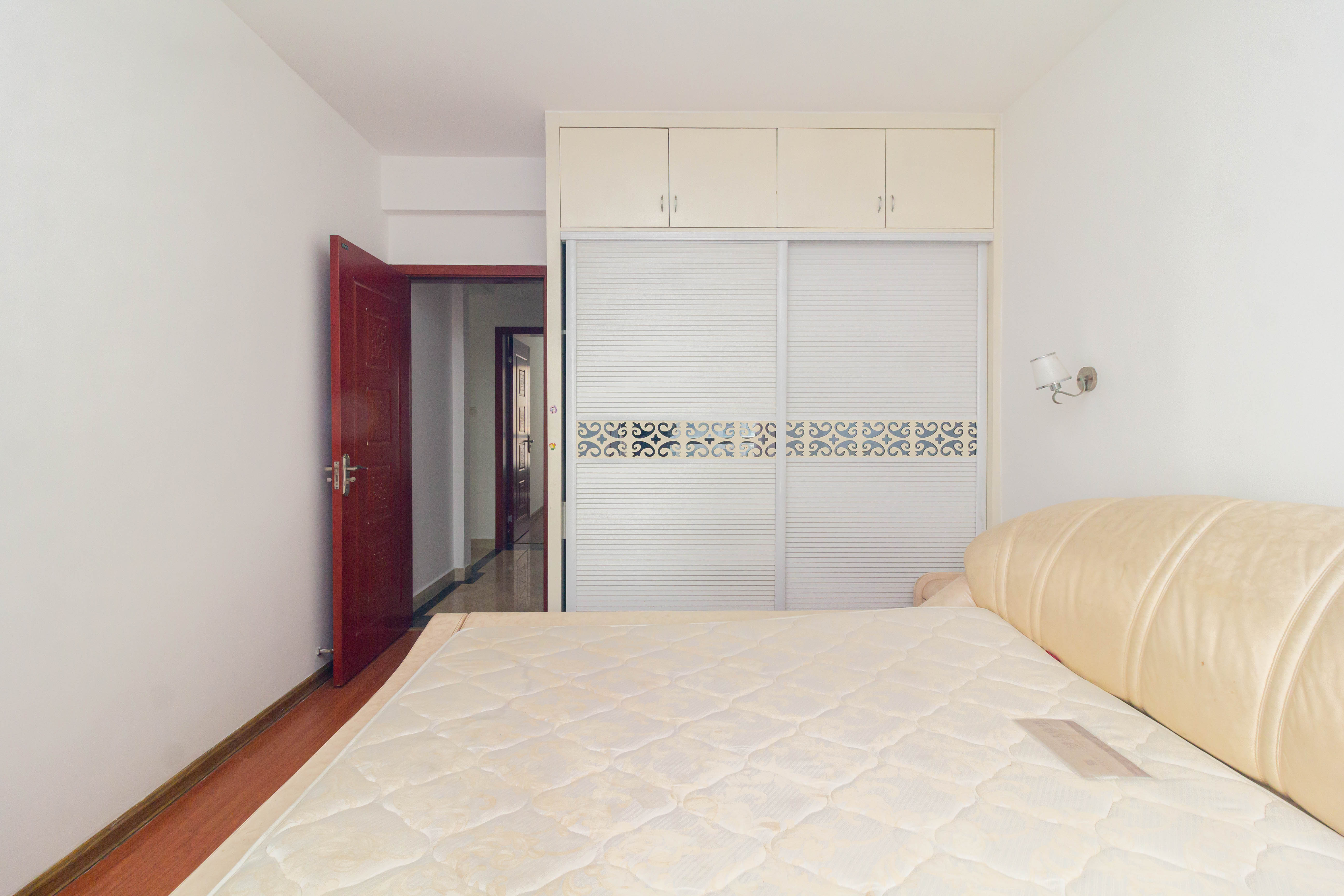 旭辉华庭 3室2厅1卫 76.00万 旭辉华庭 3室2厅1卫 76.00万卧室