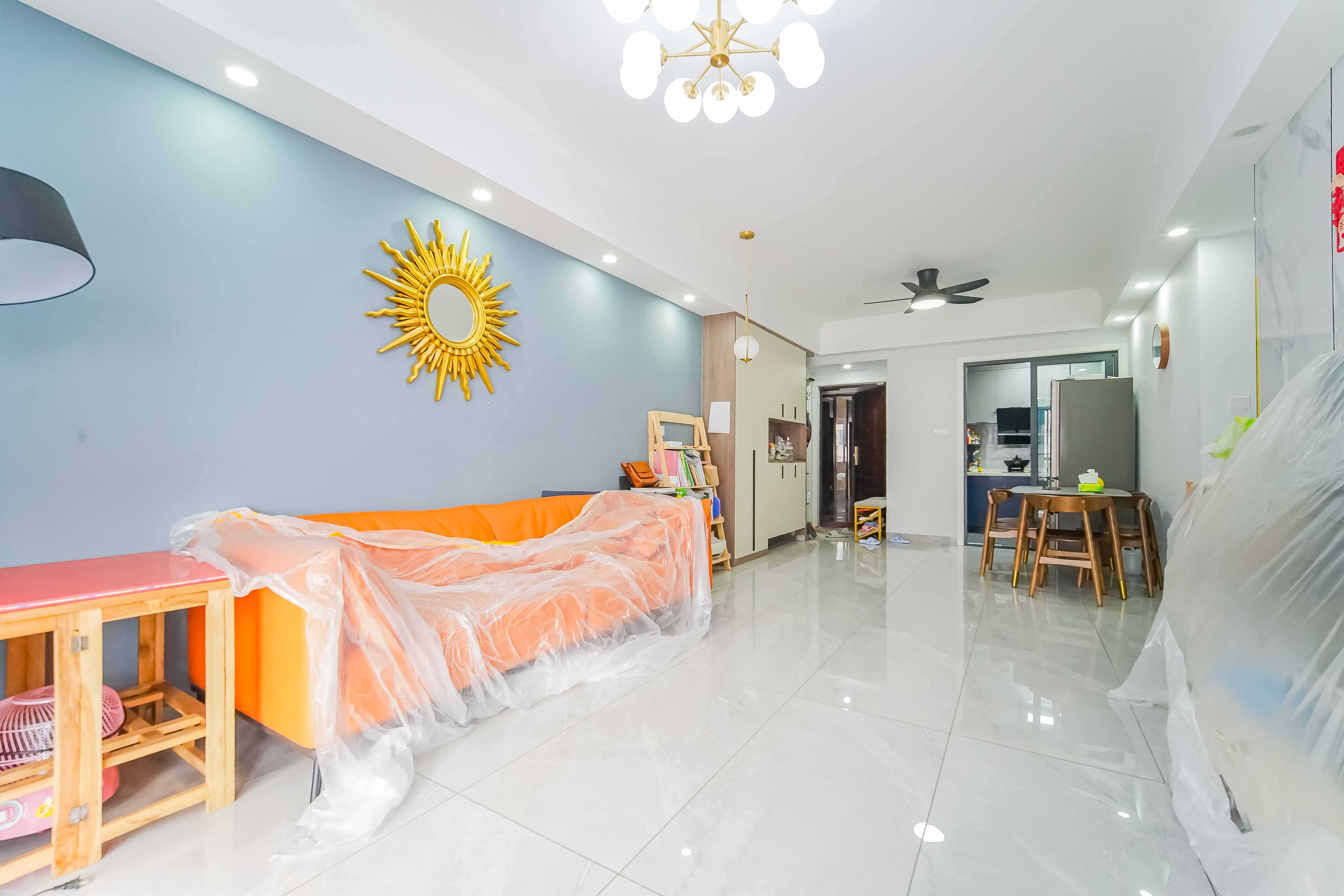 长房东旭国际 3室2厅2卫 140.0万 长房东旭国际 3室2厅2卫 140.0万客厅