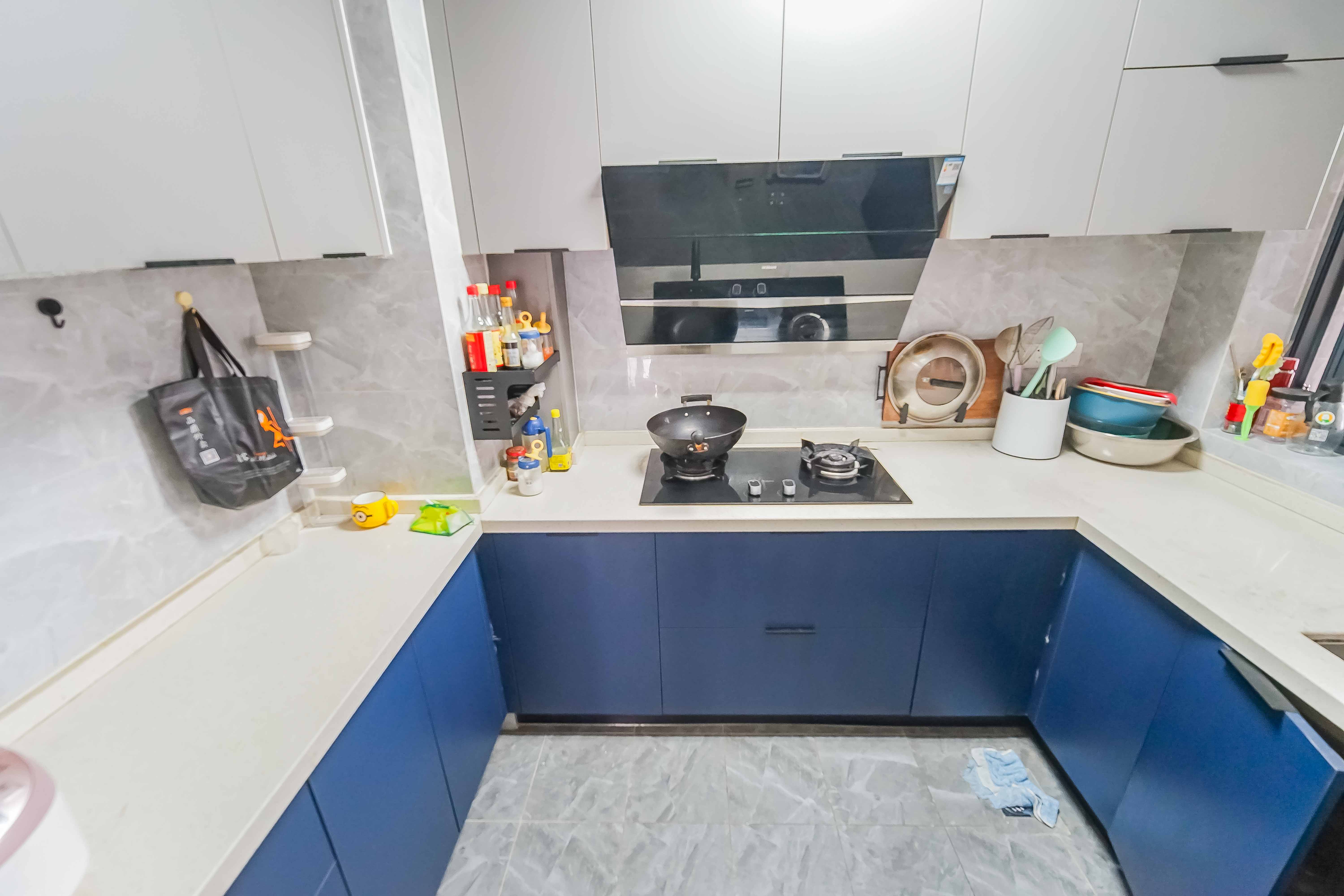 长房东旭国际 3室2厅2卫 140.0万 长房东旭国际 3室2厅2卫 140.0万厨房