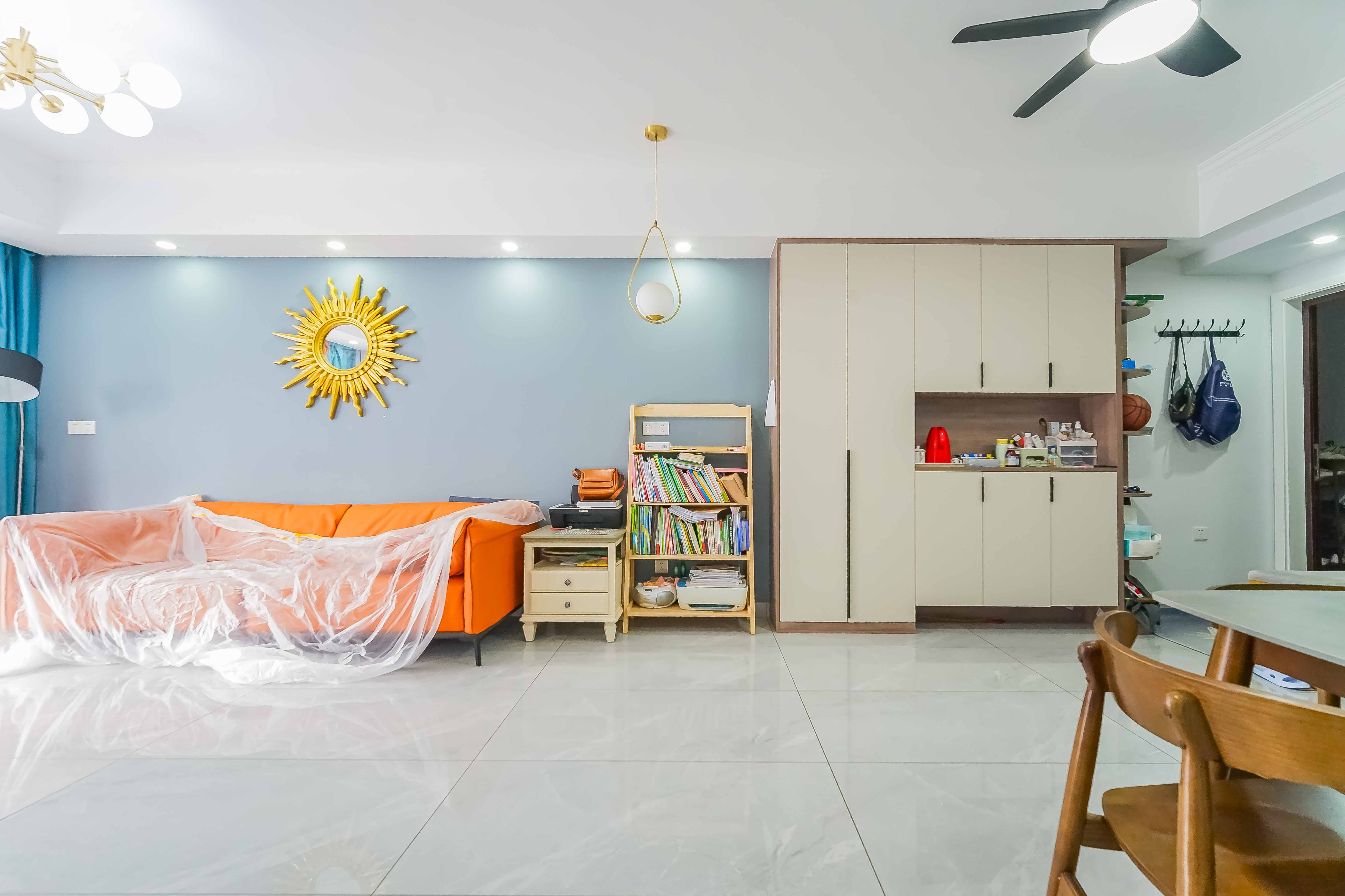 长房东旭国际 3室2厅2卫 140.0万 长房东旭国际 3室2厅2卫 140.0万客厅