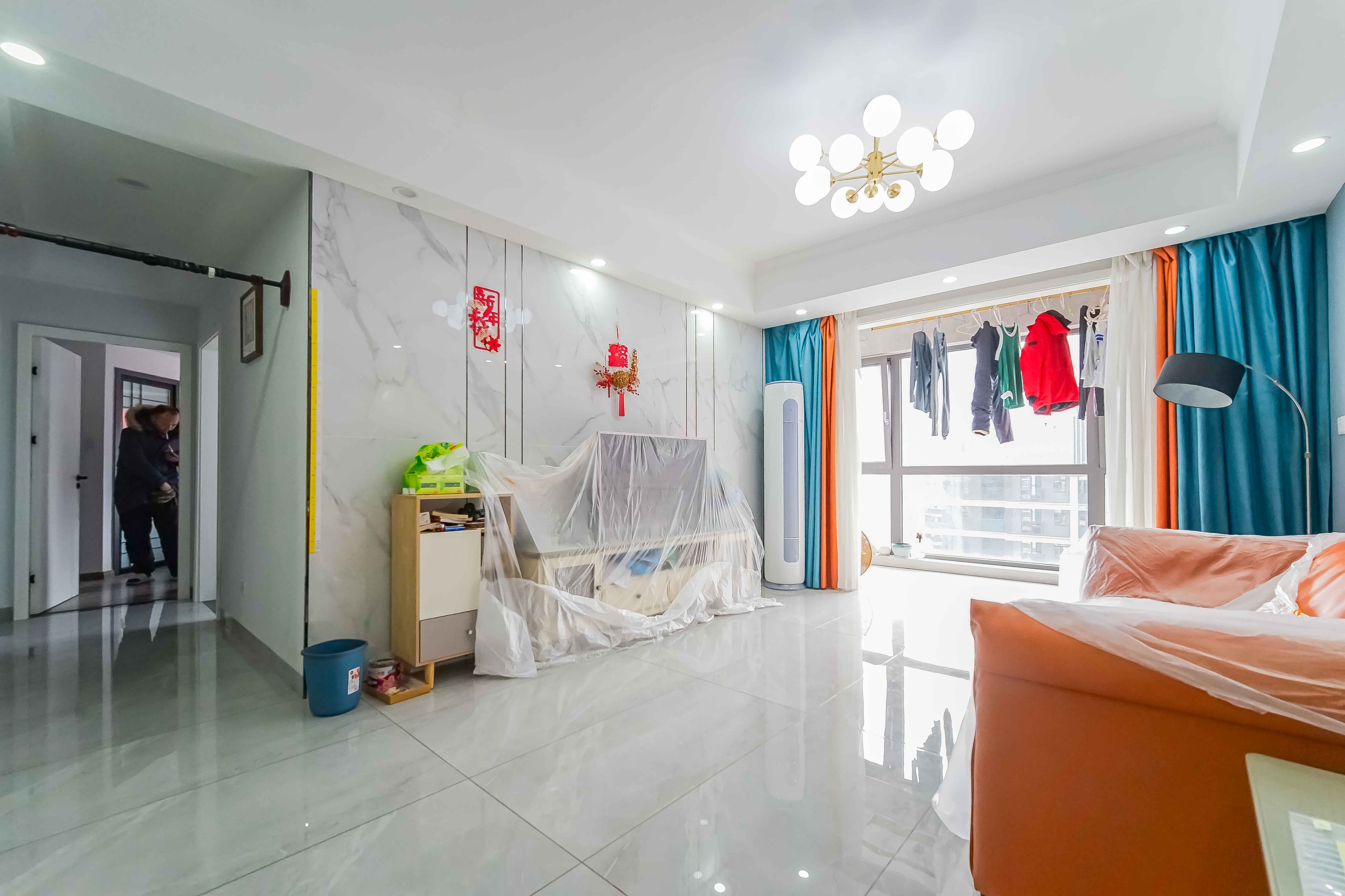 长房东旭国际 3室2厅2卫 140.0万 长房东旭国际 3室2厅2卫 140.0万客厅