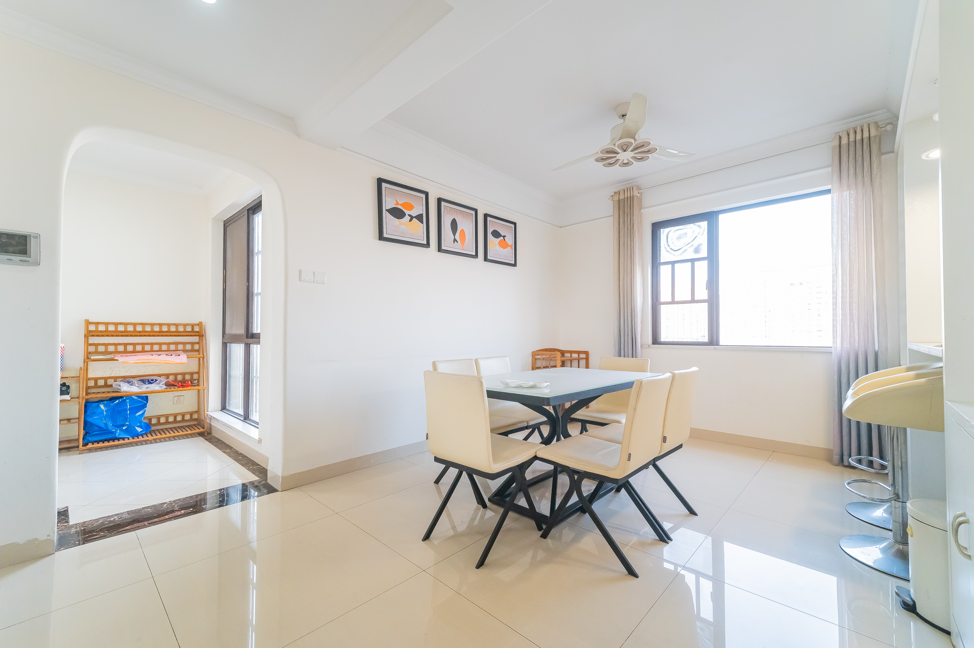 星湖湾一期高层  4室2厅2卫    119.5万 星湖湾一期高层  4室2厅2卫    119.5万客厅