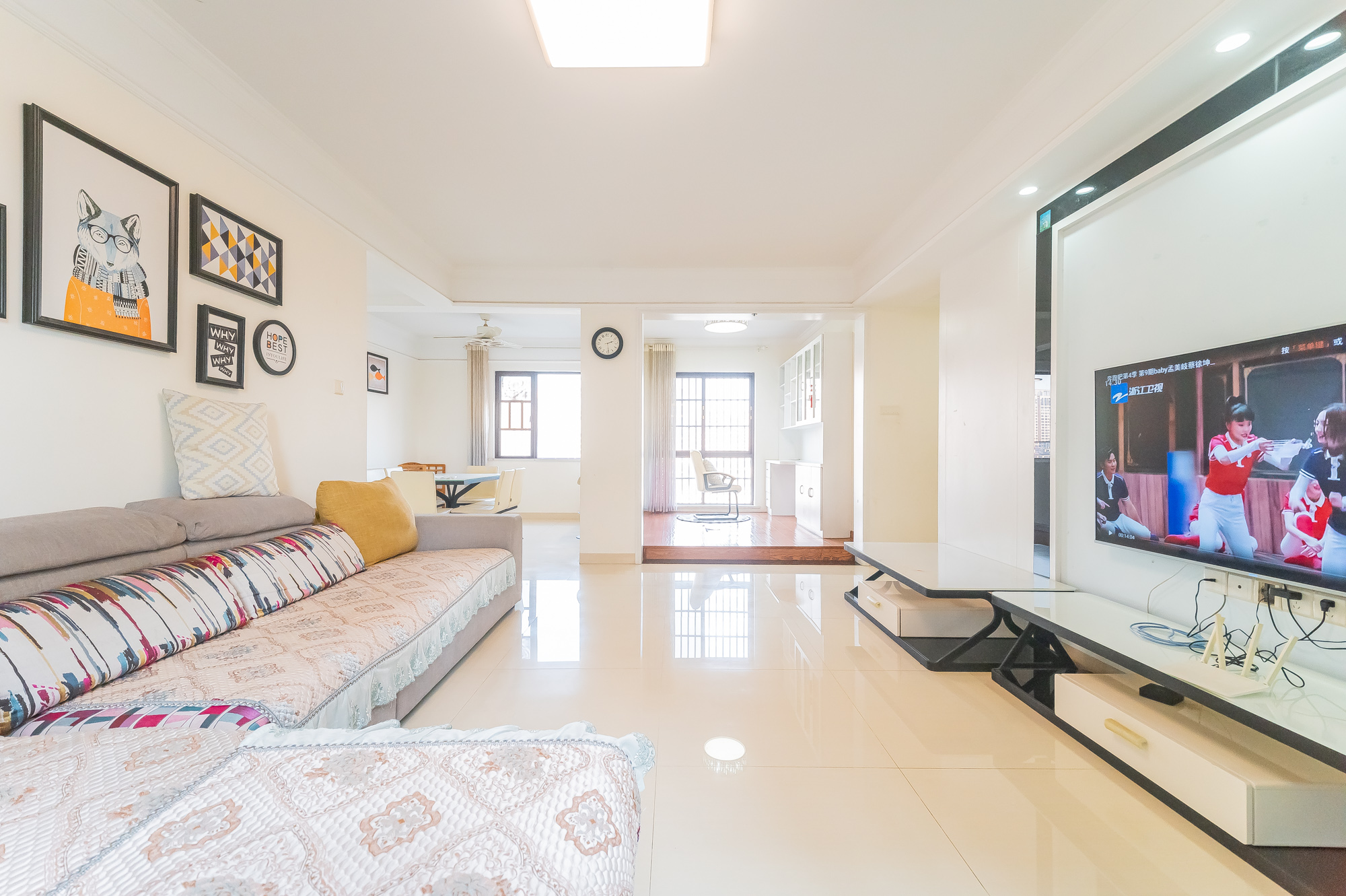 星湖湾一期高层  4室2厅2卫    119.5万 星湖湾一期高层  4室2厅2卫    119.5万客厅