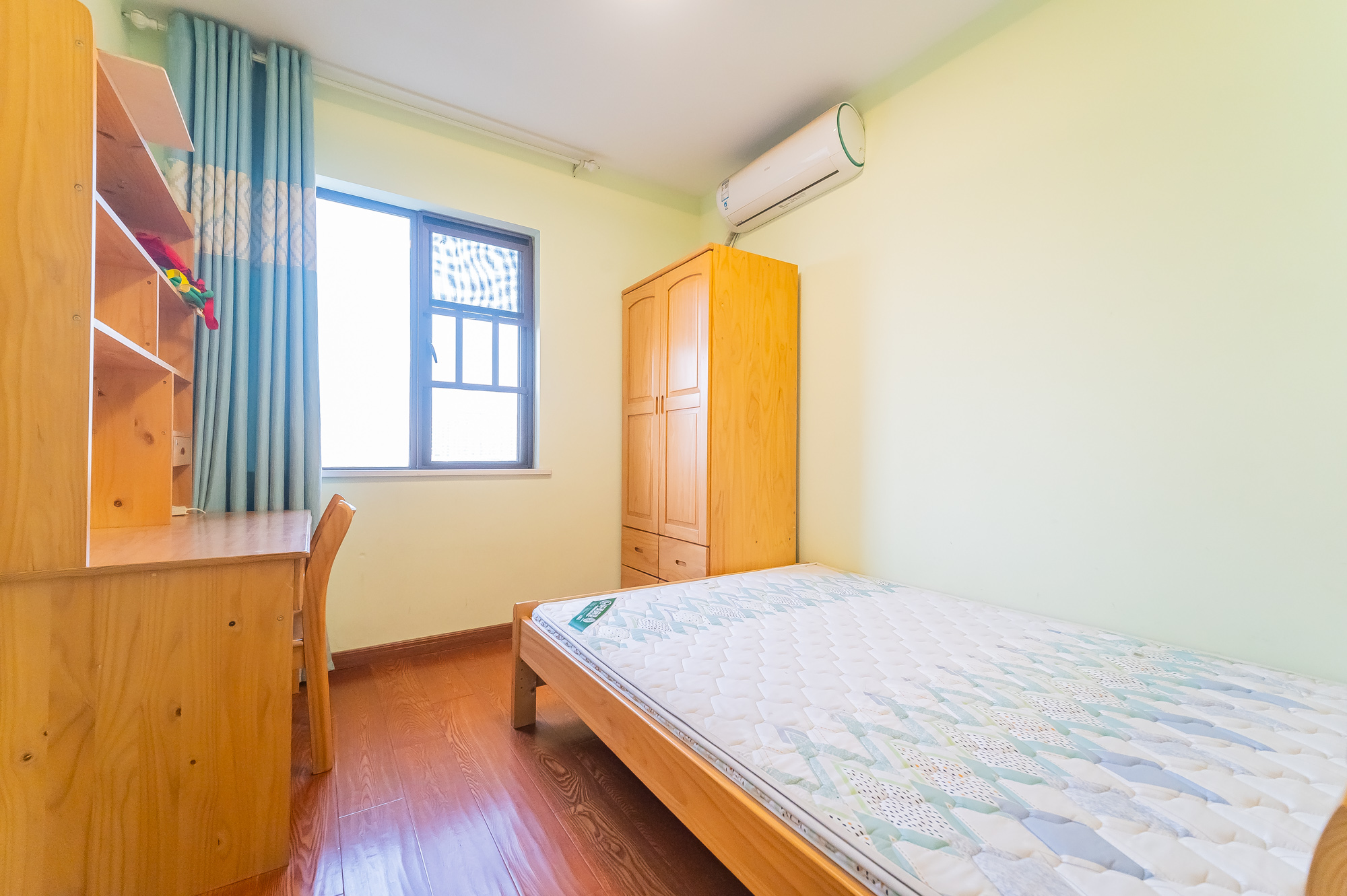 星湖湾一期高层  4室2厅2卫    119.5万 星湖湾一期高层  4室2厅2卫    119.5万卧室