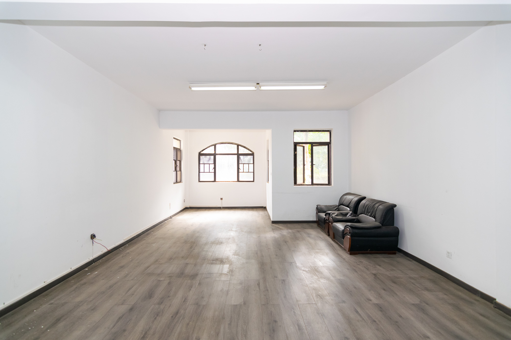 润和紫郡一期 5室2厅1卫 194.96万 润和紫郡一期 5室2厅1卫 194.96万客厅