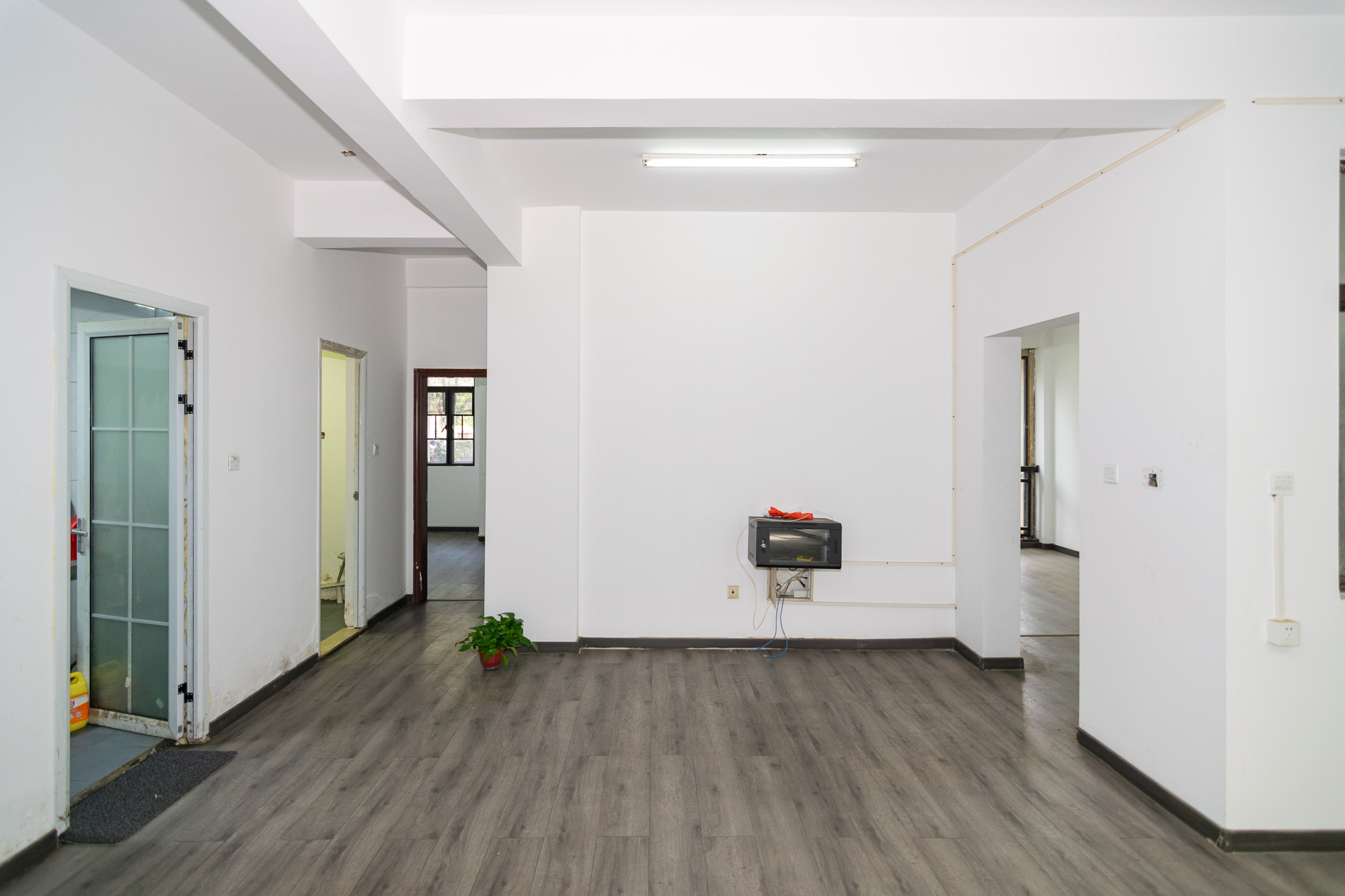 润和紫郡一期 5室2厅1卫 194.96万 润和紫郡一期 5室2厅1卫 194.96万客厅