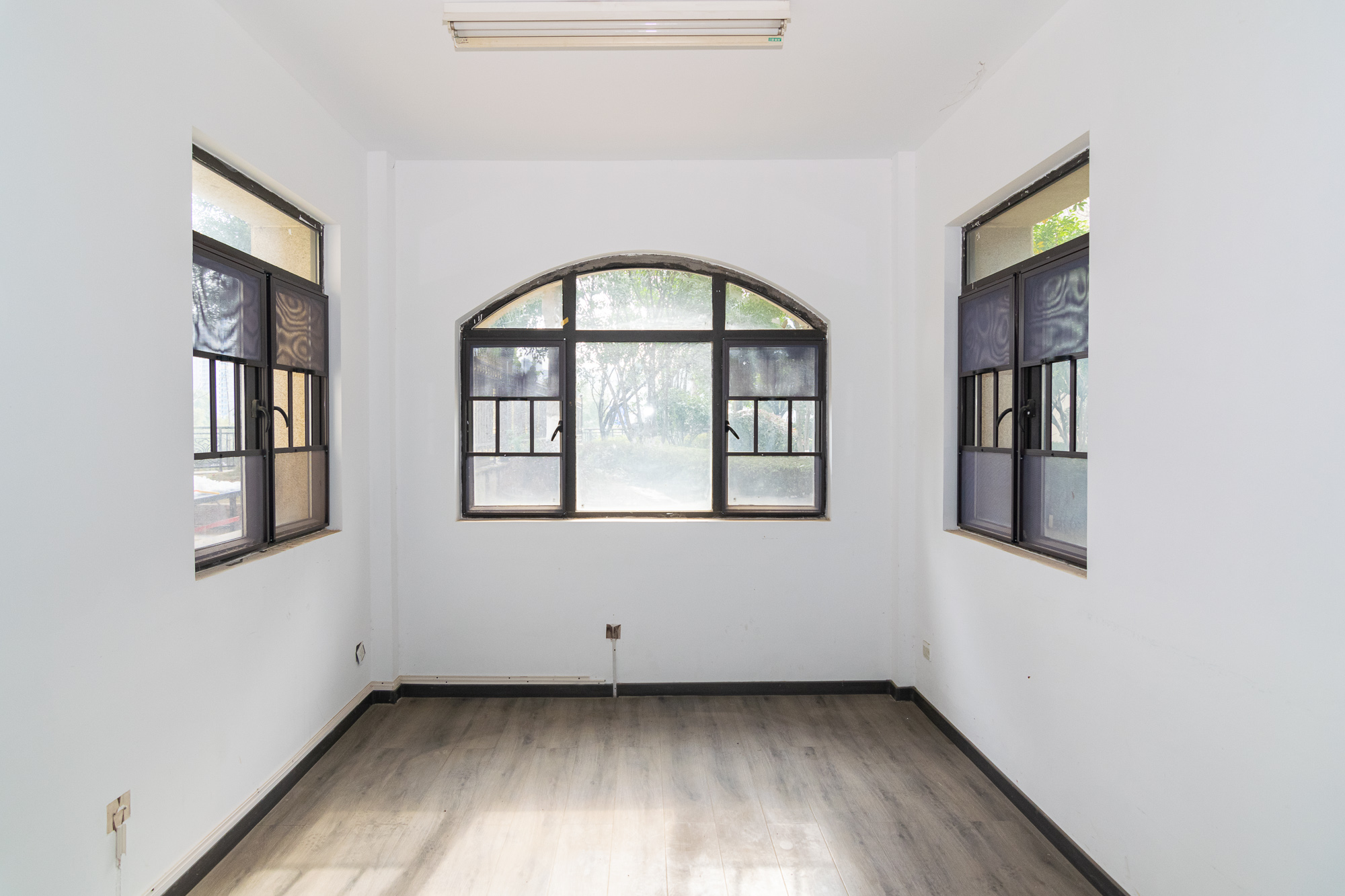 润和紫郡一期 5室2厅1卫 194.96万 润和紫郡一期 5室2厅1卫 194.96万阳台