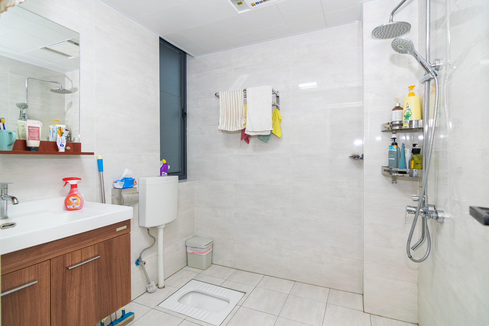 澳海澜庭 4室2厅2卫 126.0万 澳海澜庭 4室2厅2卫 126.0万卫生间