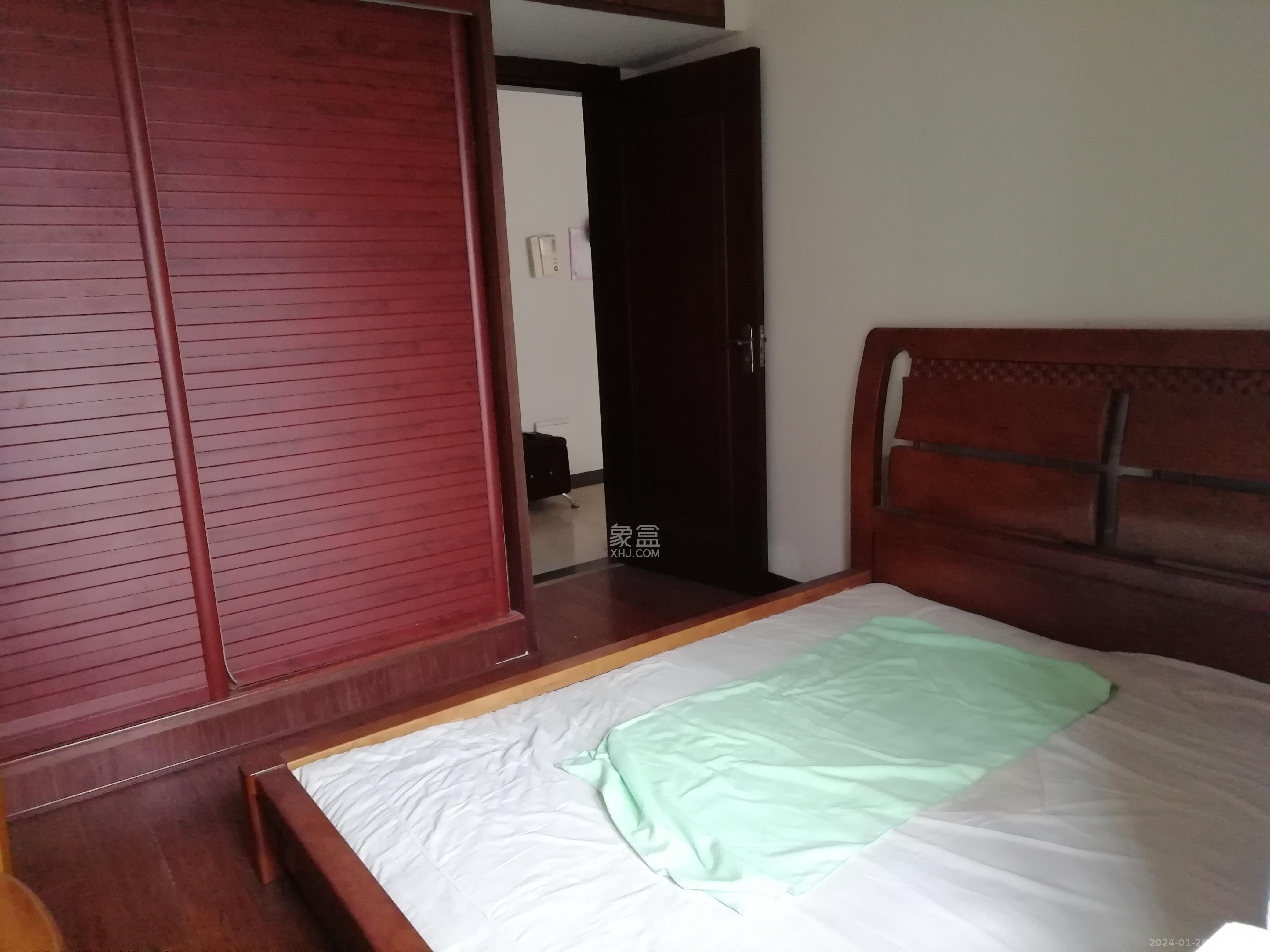 上海城小区  4室2厅2卫   2800.00元/月室内图