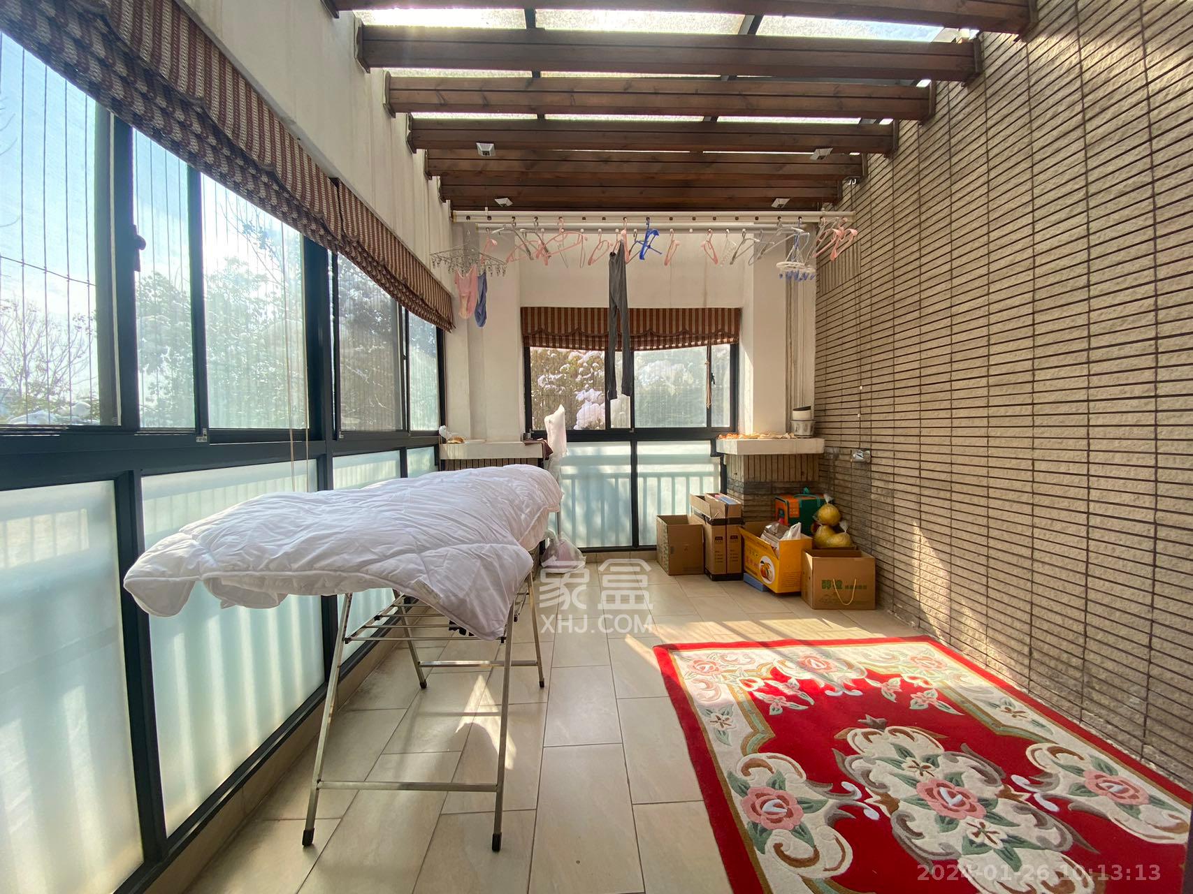 藏珑湖上国际花园  3室2厅2卫   7500.00元/月室内图