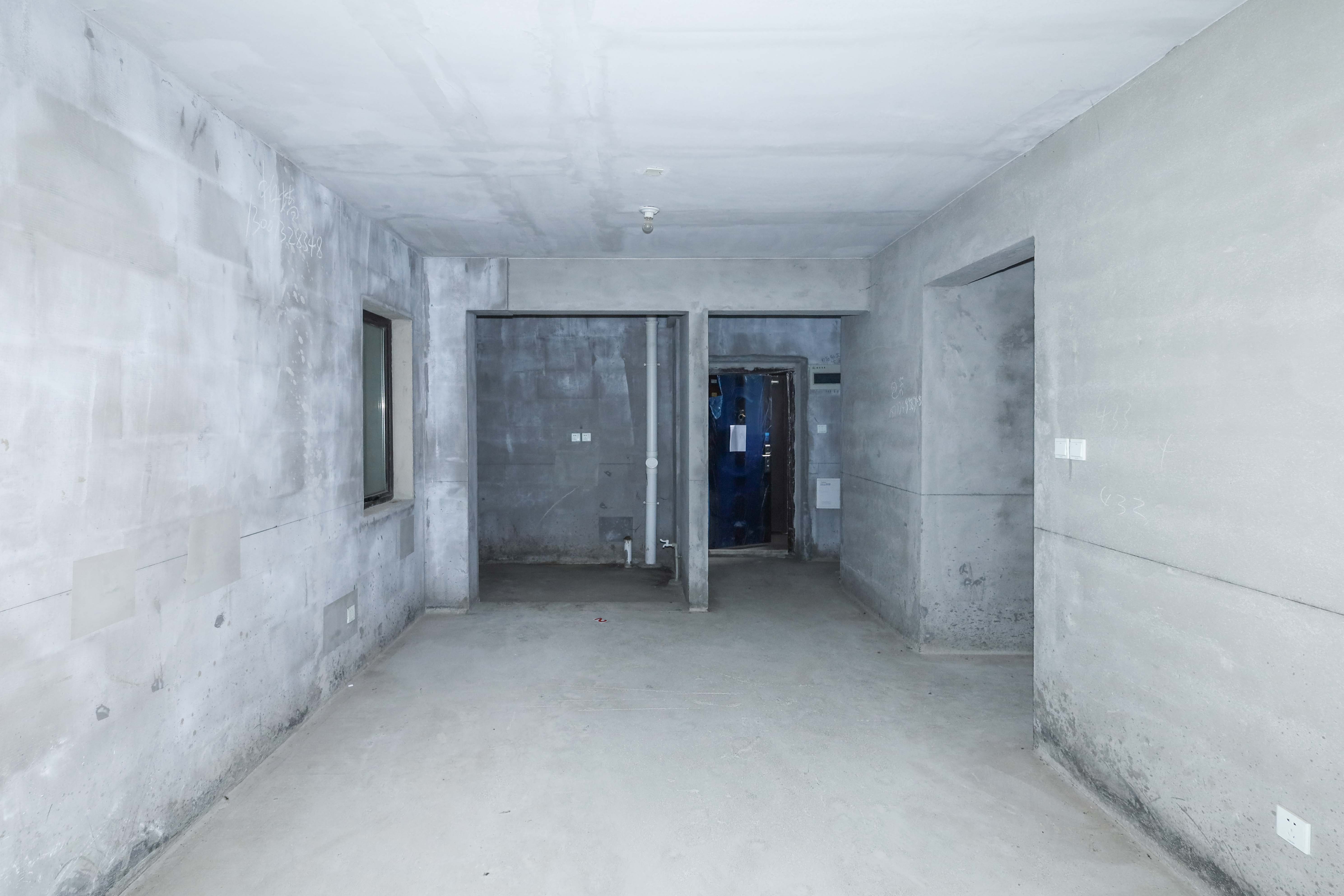 中国铁建梅溪青秀二期  3室2厅2卫   166.00万客厅