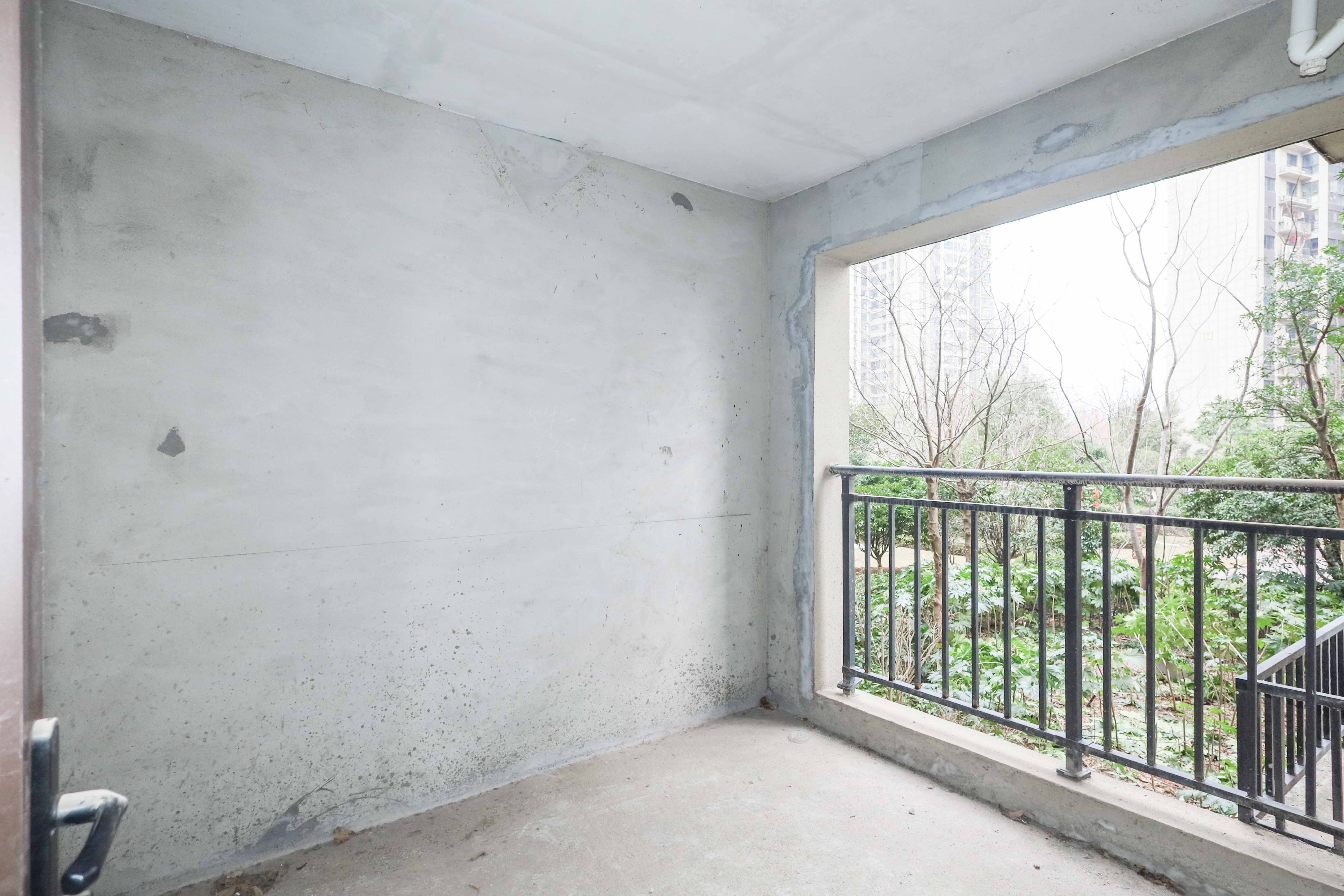 中国铁建梅溪青秀二期  3室2厅2卫   166.00万卧室