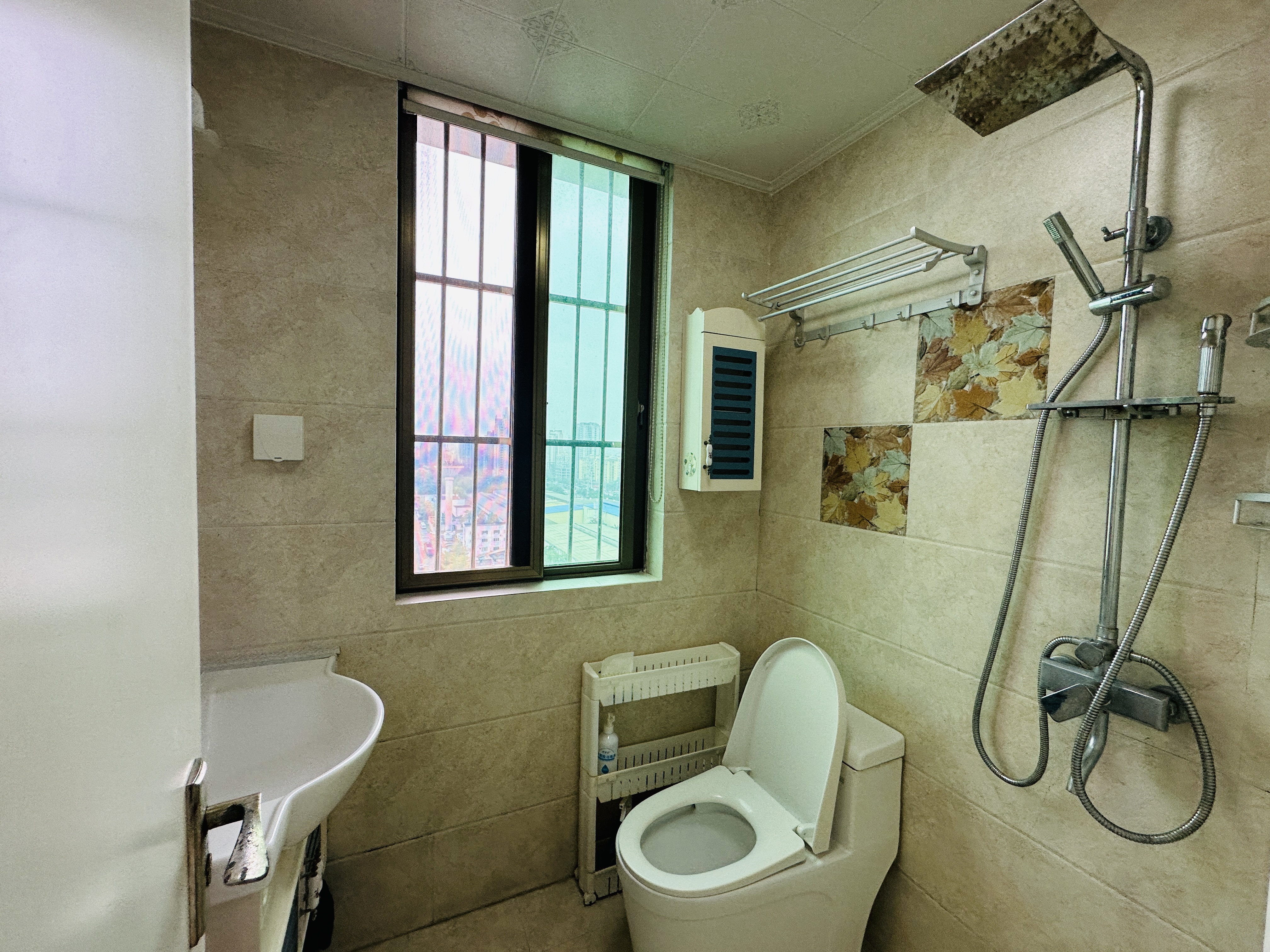 南海花园 2室2厅1卫 98.0万 南海花园 2室2厅1卫 98.0万卫生间