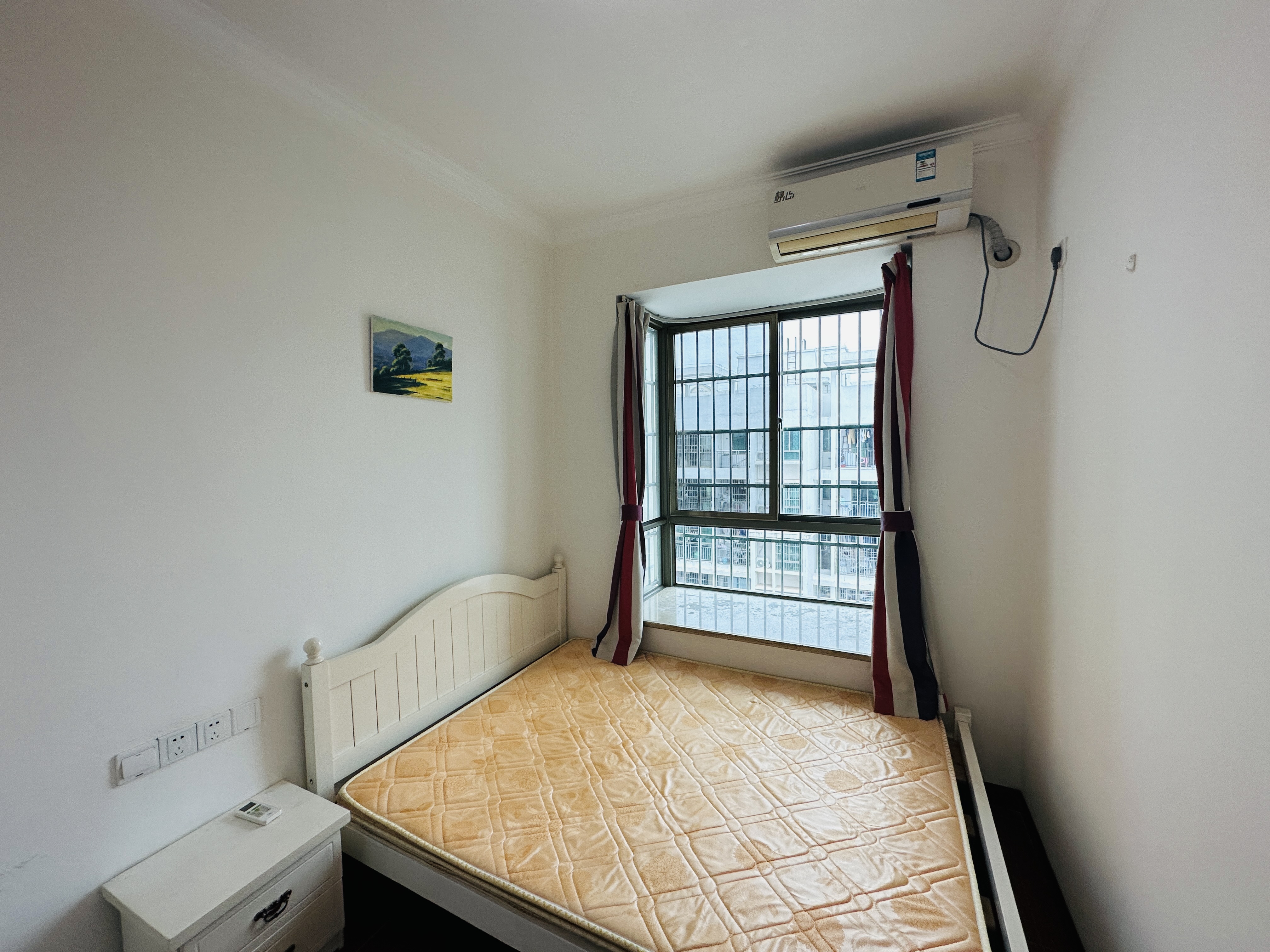 南海花园 2室2厅1卫 98.0万 南海花园 2室2厅1卫 98.0万卧室