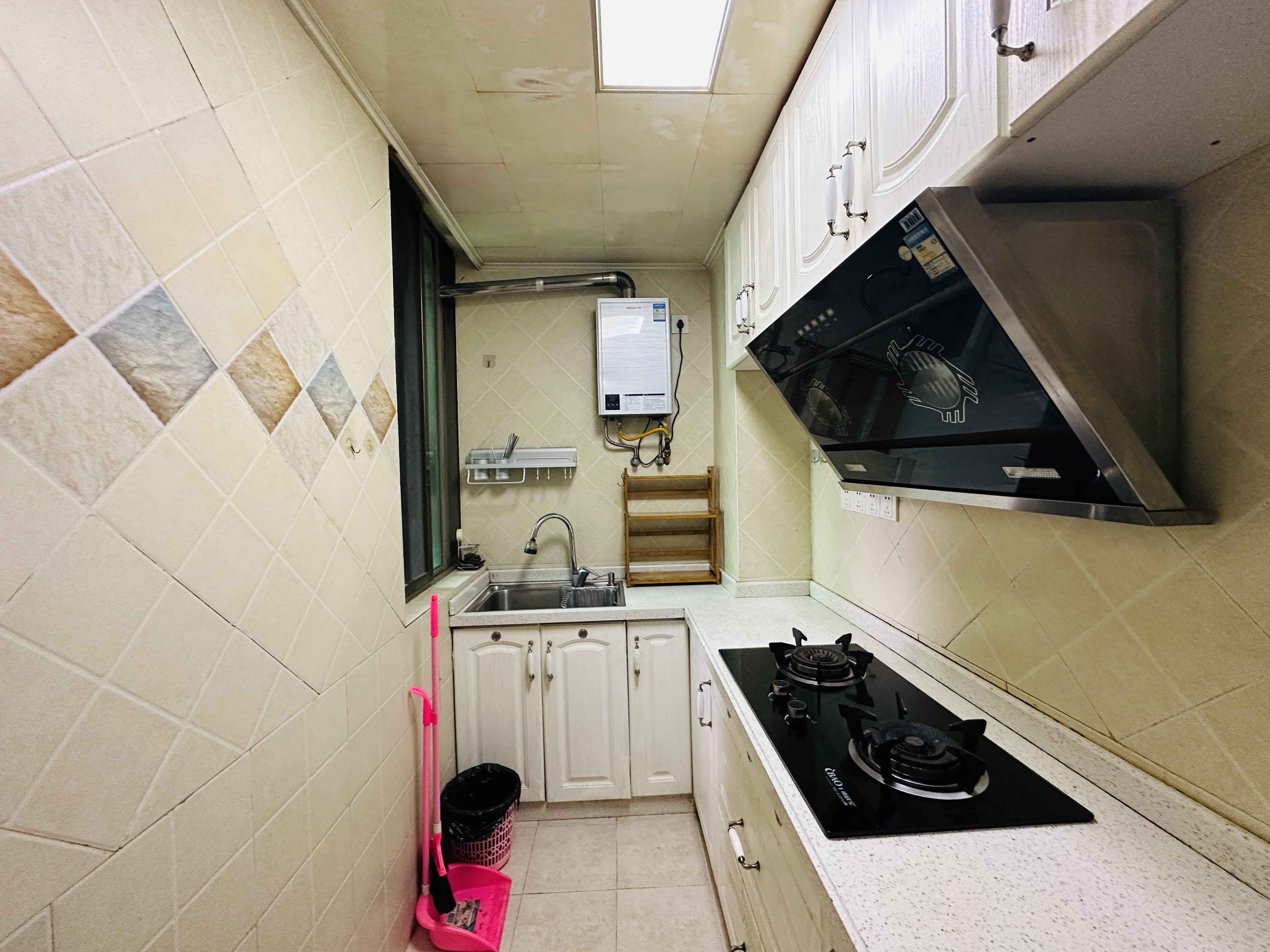 南海花园 2室2厅1卫 98.0万 南海花园 2室2厅1卫 98.0万厨房