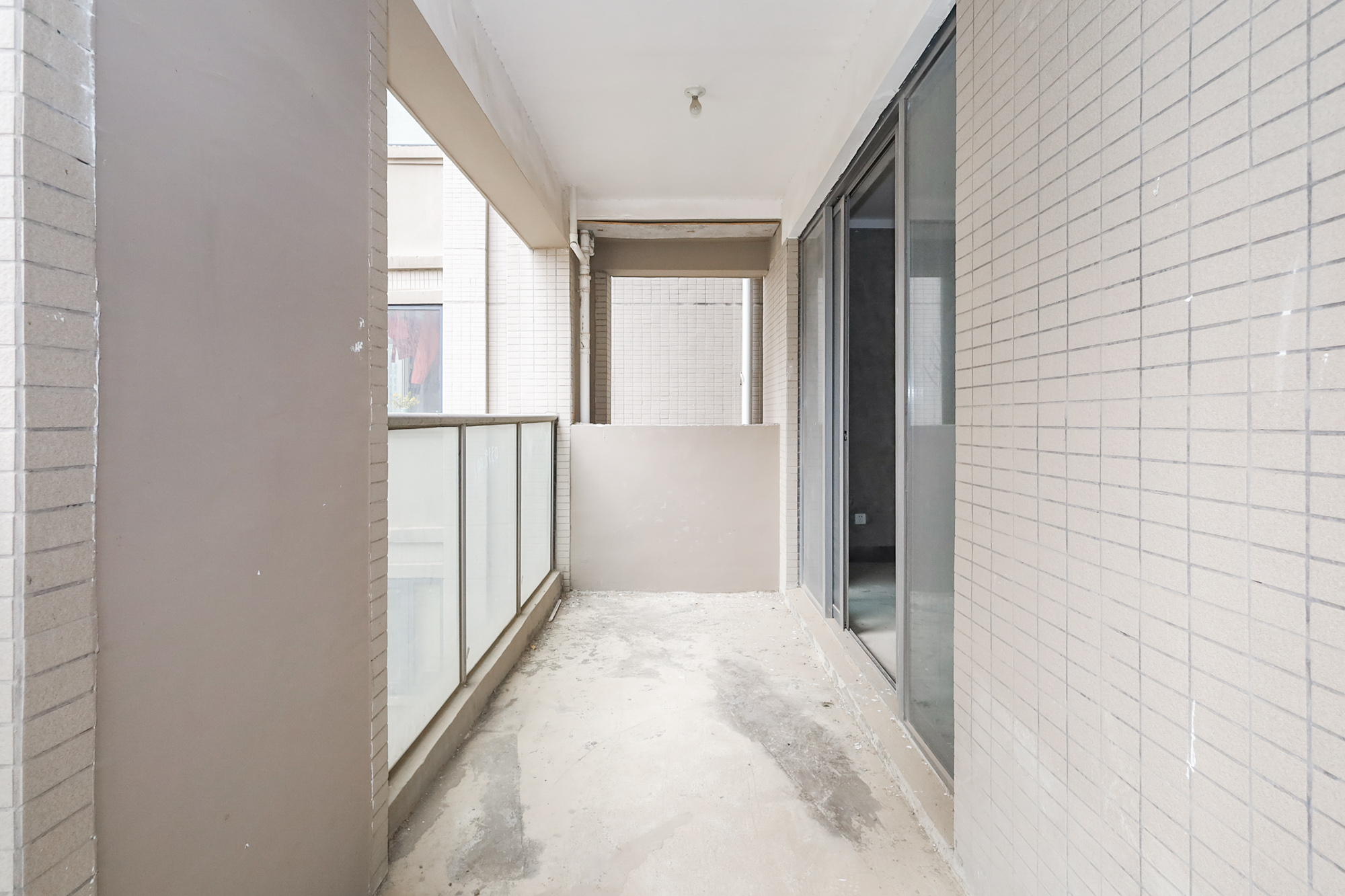 八方小区B区  3室2厅2卫   500.00万阳台