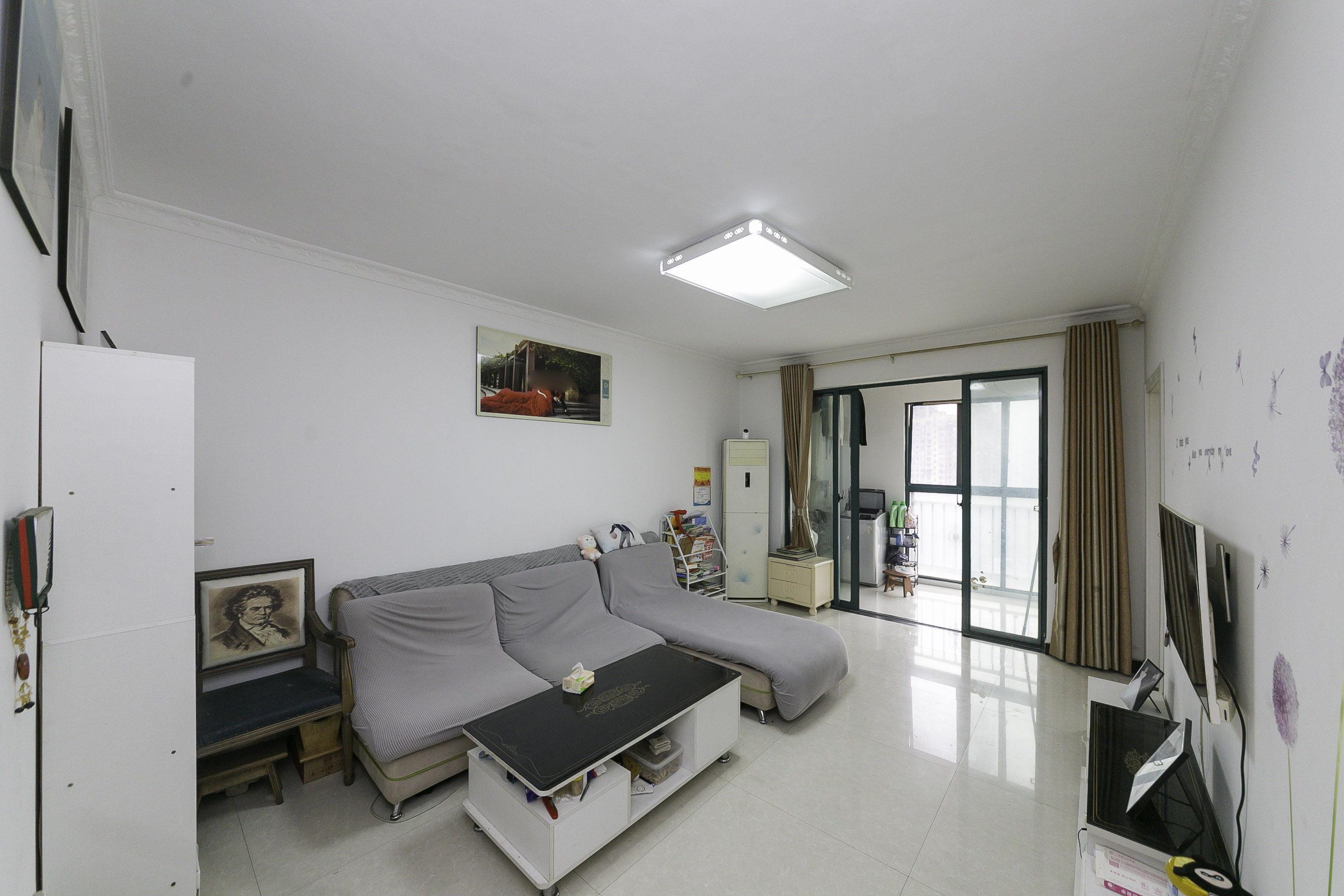 克拉美丽山庄(晟领国际)  2室2厅1卫    71.8万 克拉美丽山庄(晟领国际)  2室2厅1卫    71.8万客厅