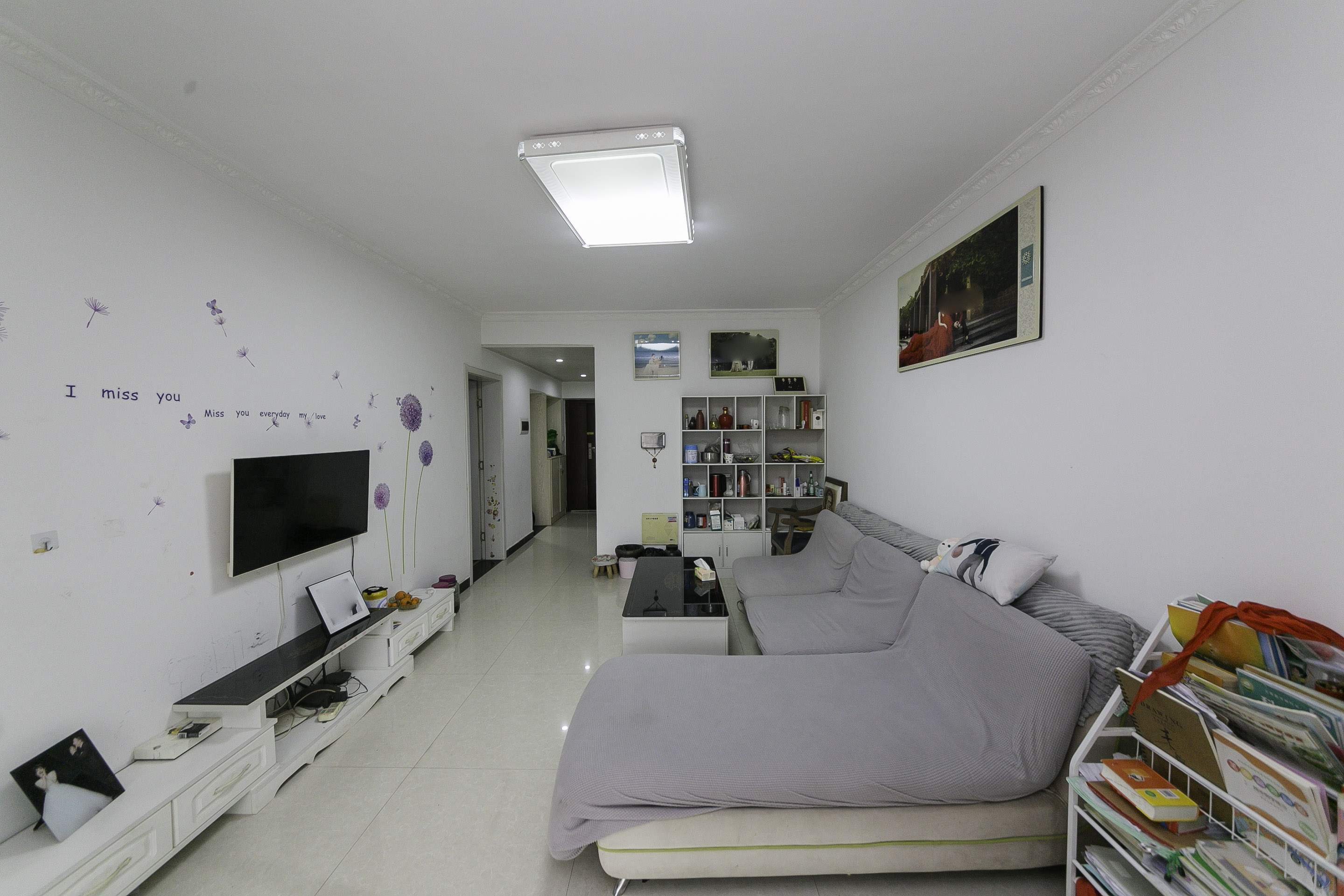 克拉美丽山庄(晟领国际)  2室2厅1卫    71.8万 克拉美丽山庄(晟领国际)  2室2厅1卫    71.8万客厅