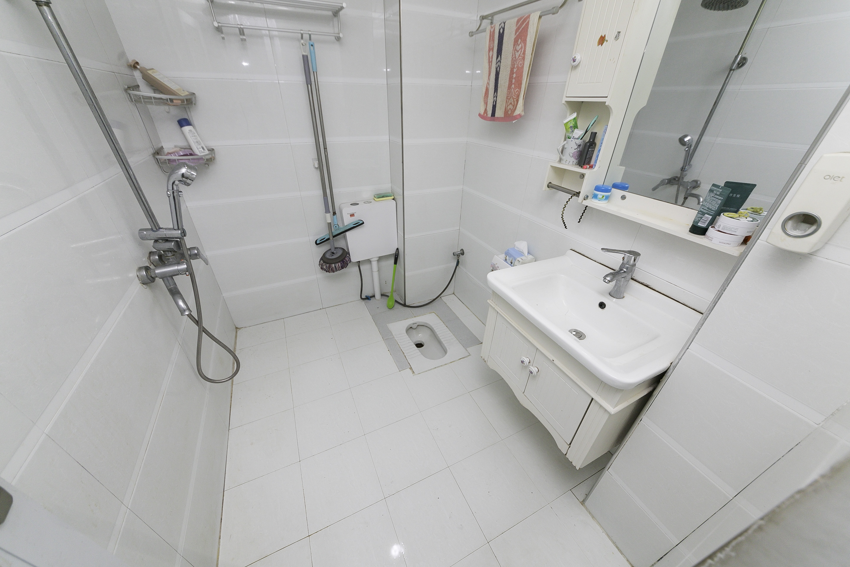 克拉美丽山庄(晟领国际)  2室2厅1卫    71.8万 克拉美丽山庄(晟领国际)  2室2厅1卫    71.8万卫生间