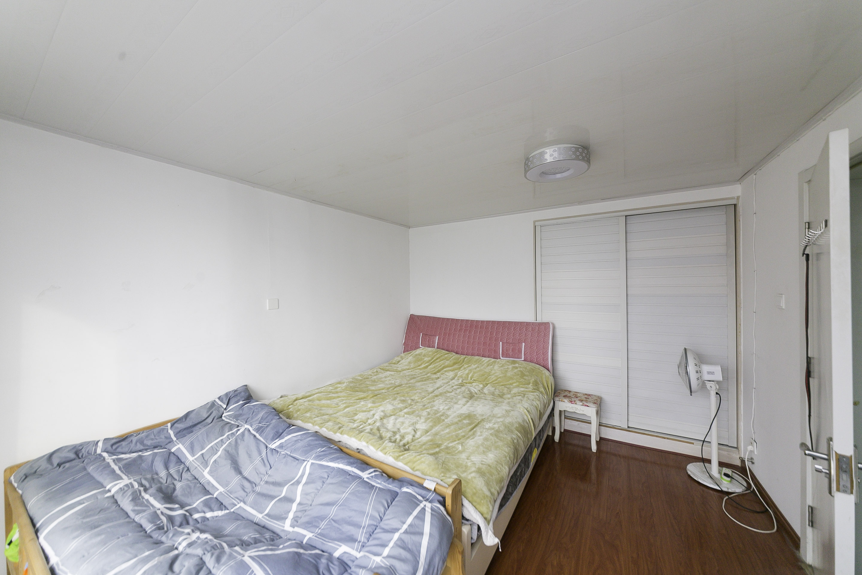 克拉美丽山庄(晟领国际)  2室2厅1卫    71.8万 克拉美丽山庄(晟领国际)  2室2厅1卫    71.8万卧室