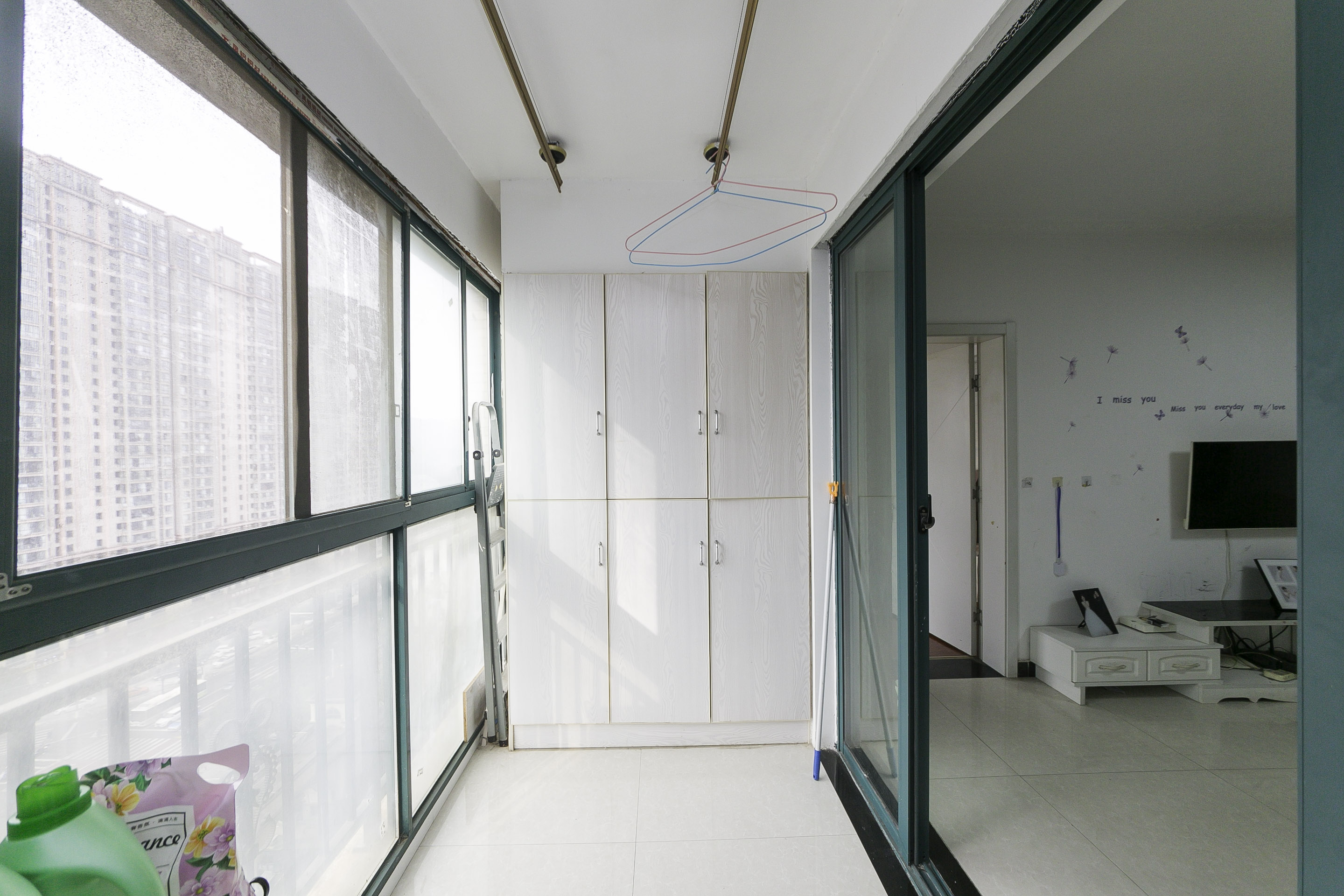 克拉美丽山庄(晟领国际)  2室2厅1卫    71.8万 克拉美丽山庄(晟领国际)  2室2厅1卫    71.8万阳台