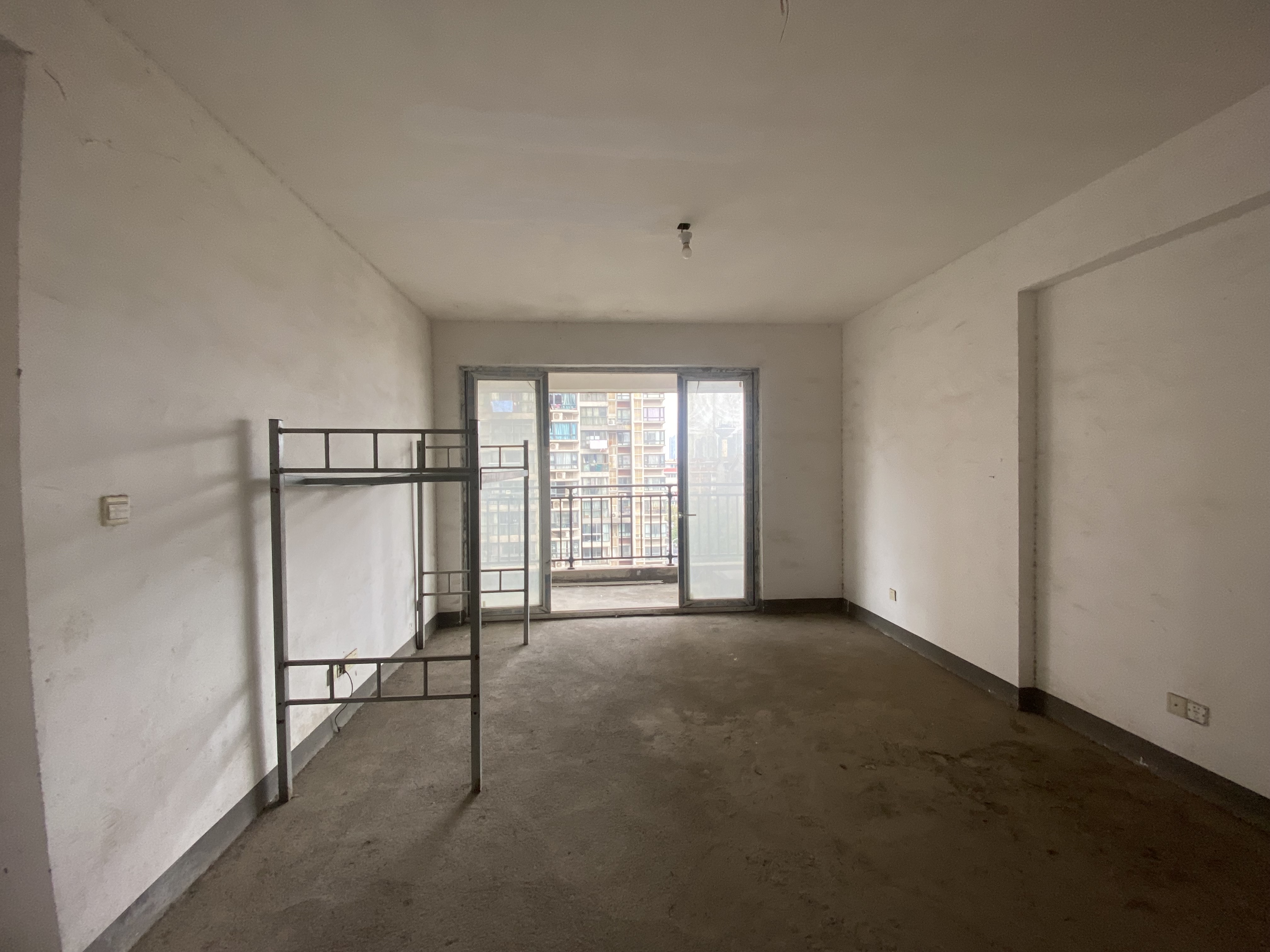 湘江名都 4室2厅2卫 75.0万 湘江名都 4室2厅2卫 75.0万室内图