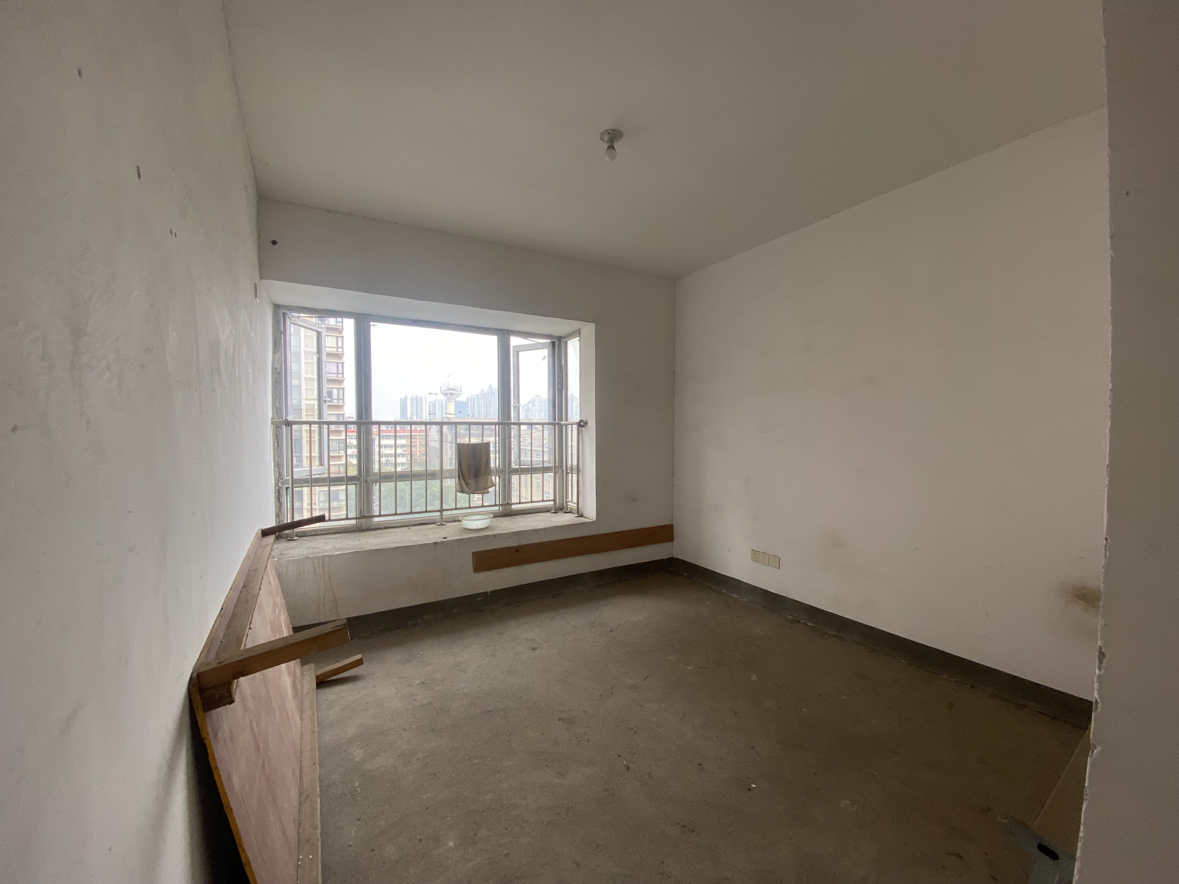 湘江名都 4室2厅2卫 75.0万 湘江名都 4室2厅2卫 75.0万室内图