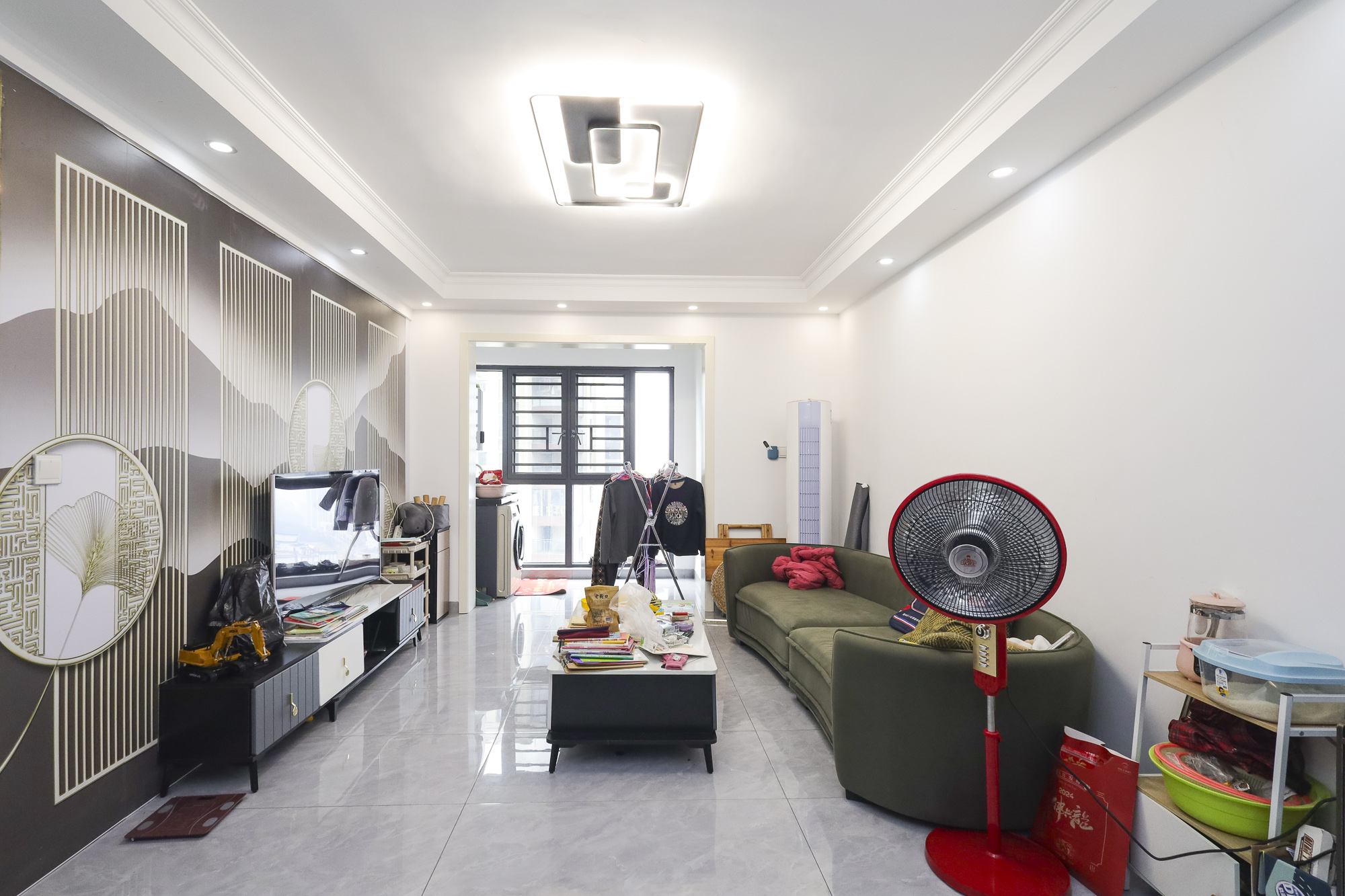 南璟滨江书苑  4室2厅2卫    59.6万 南璟滨江书苑  4室2厅2卫    59.6万客厅