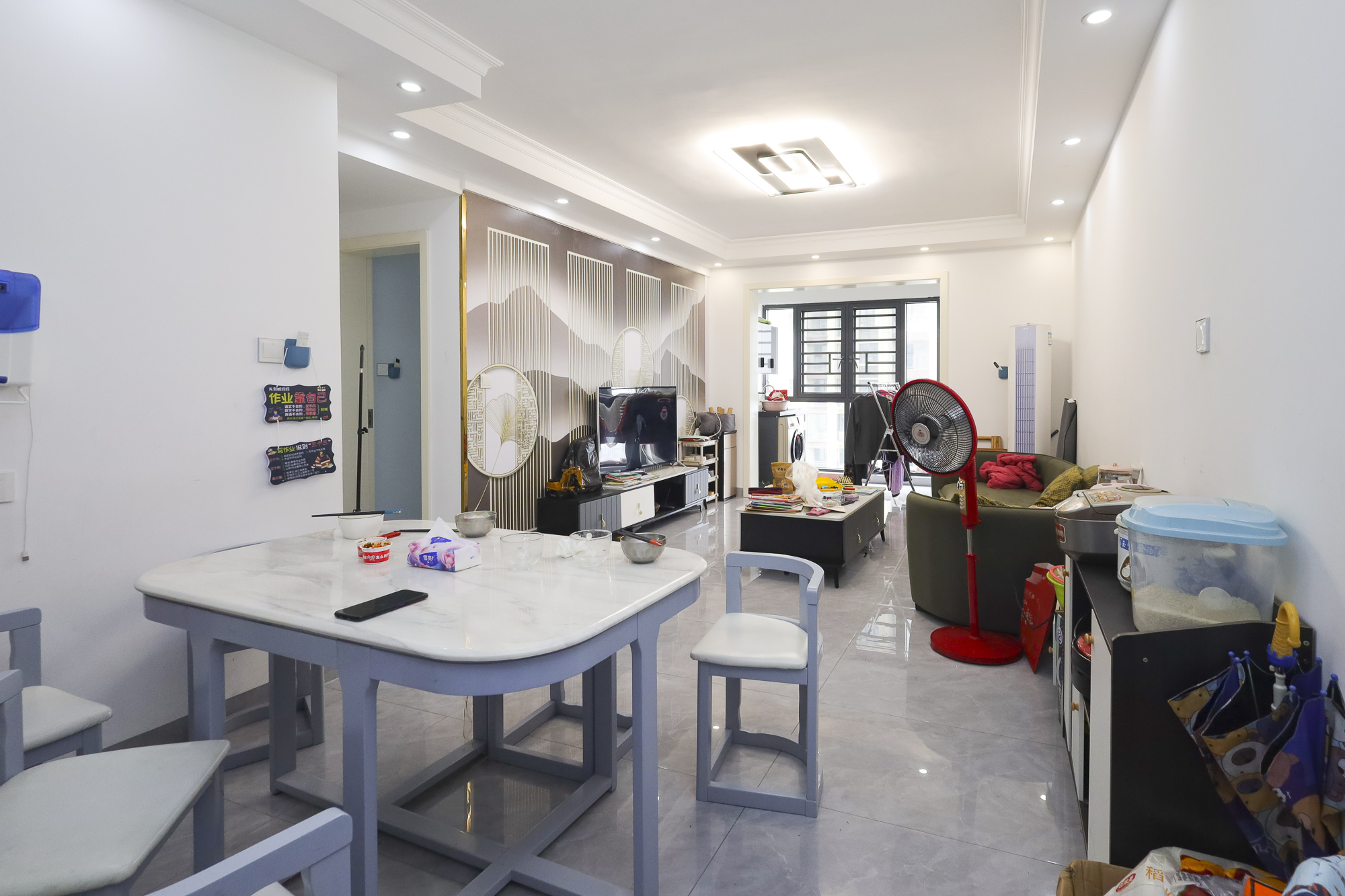 南璟滨江书苑  4室2厅2卫    59.6万 南璟滨江书苑  4室2厅2卫    59.6万客厅