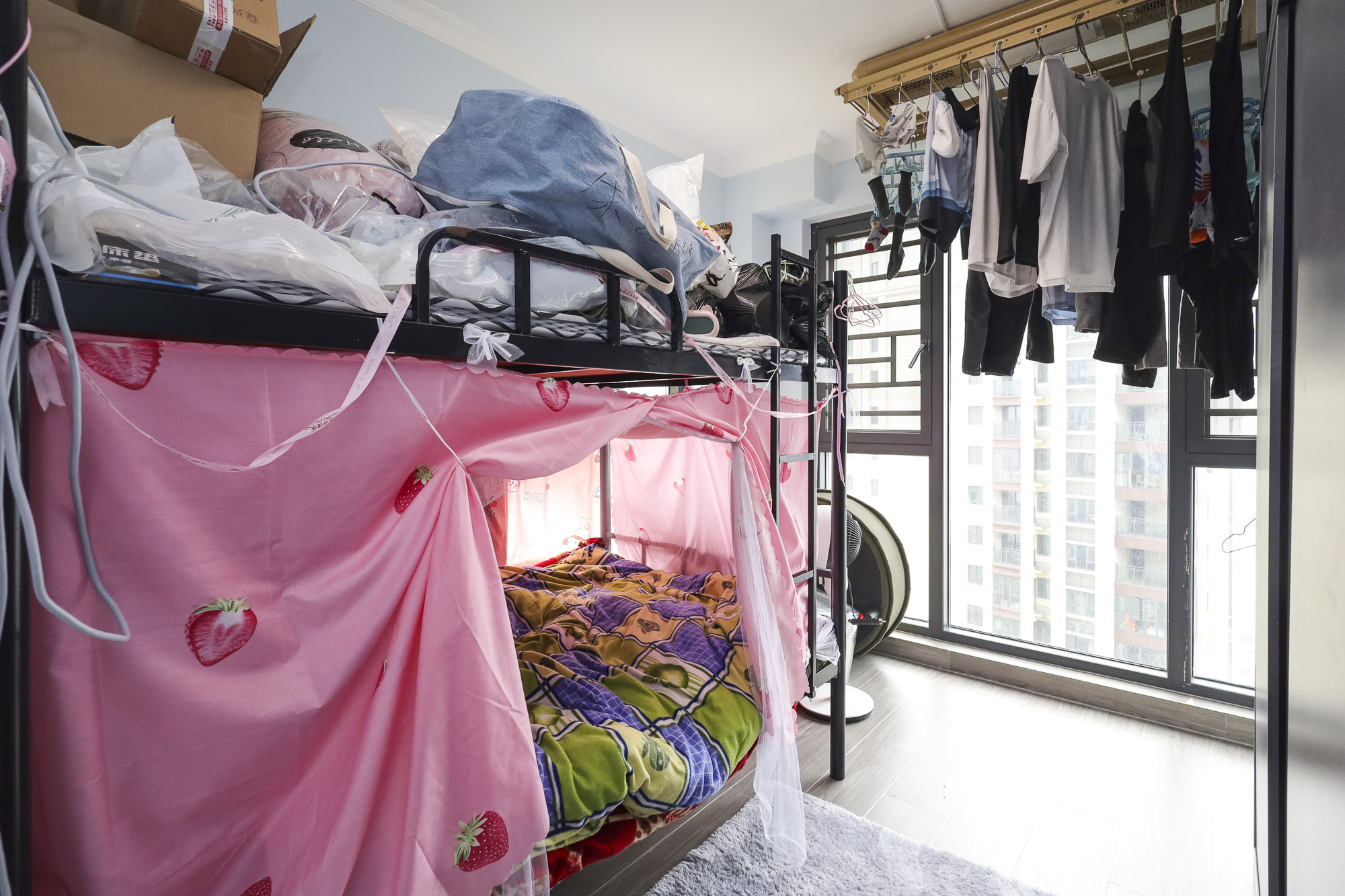 南璟滨江书苑  4室2厅2卫    59.6万 南璟滨江书苑  4室2厅2卫    59.6万卧室