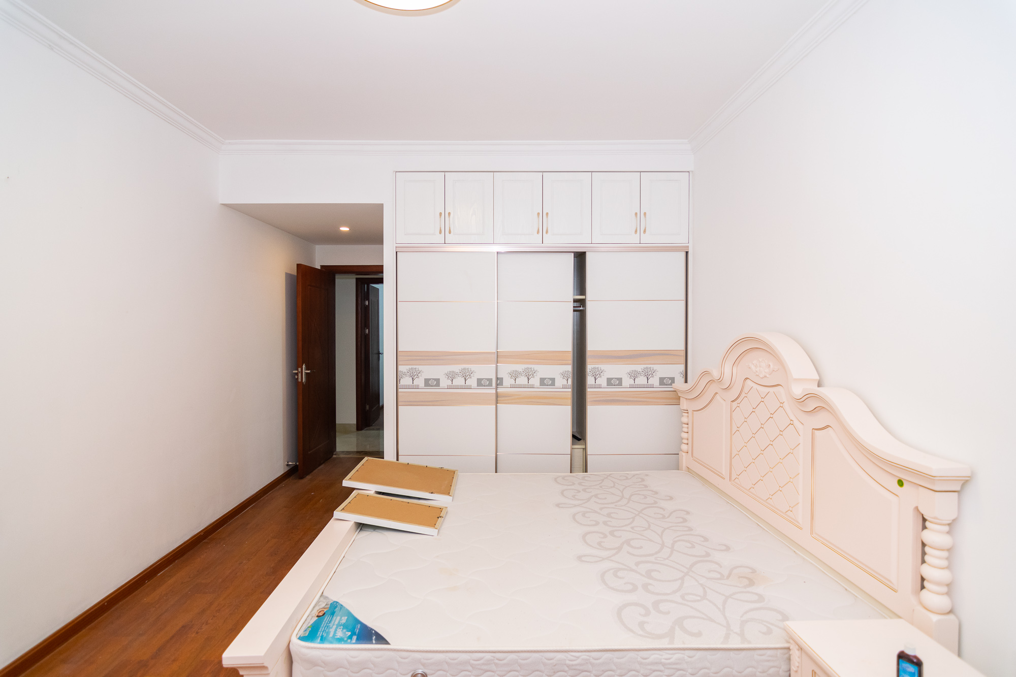 丽景华庭 3室2厅2卫 68.0万 丽景华庭 3室2厅2卫 68.0万卧室