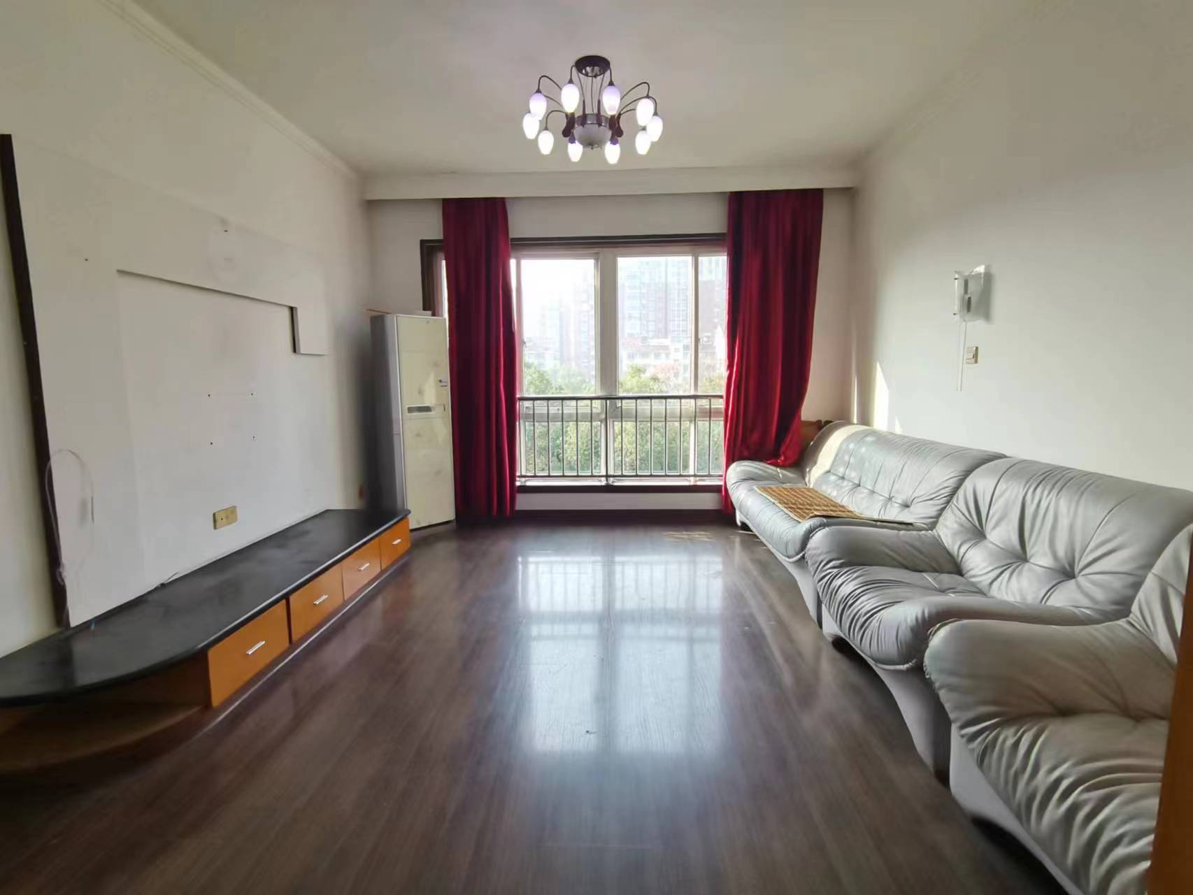 湘银小区  3室2厅1卫    35.0万 湘银小区  3室2厅1卫    35.0万