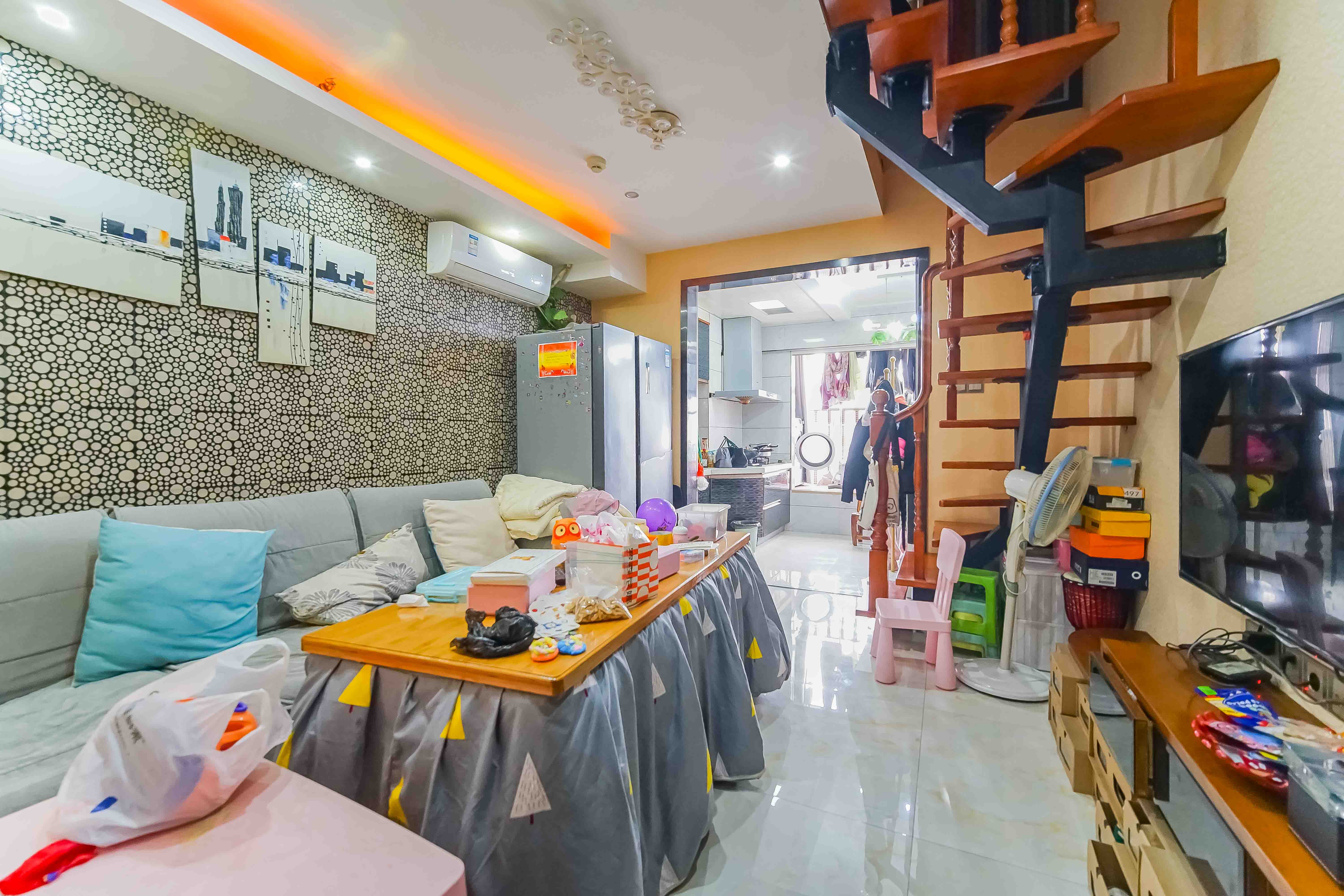 金色loft（鑫秋大厦）  2室1厅1卫   55.00万客厅